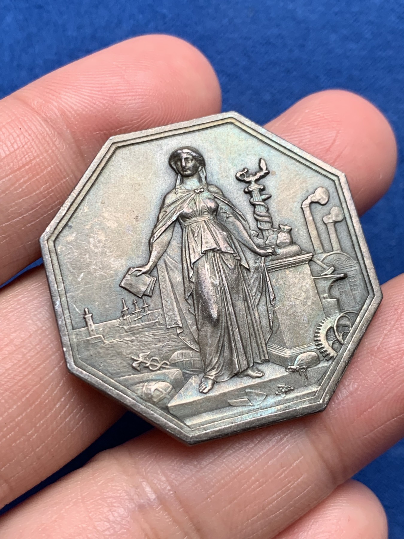 《竞宝斋》第250场-周日，周一 ，周二3场连拍 (全场包邮) 法国八角银质jeton，工商信贷银行，21.95g，37.3mm，边铭 丰饶角1ARGENT