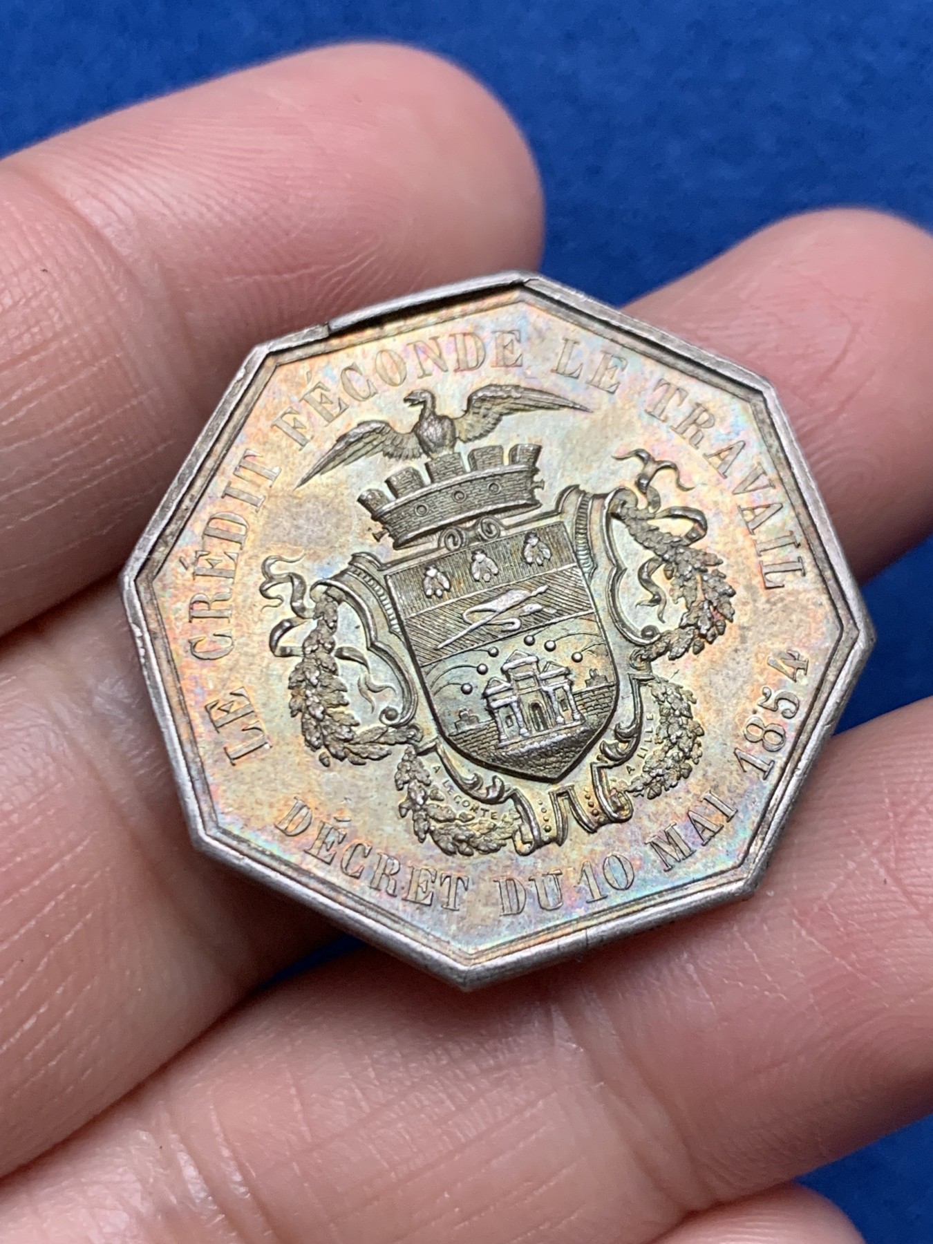 《竞宝斋》第250场-周日，周一 ，周二3场连拍 (全场包邮) 法国里尔储蓄银行八角银质代币，重14.22g，对边直径29.7mm，手指边铭