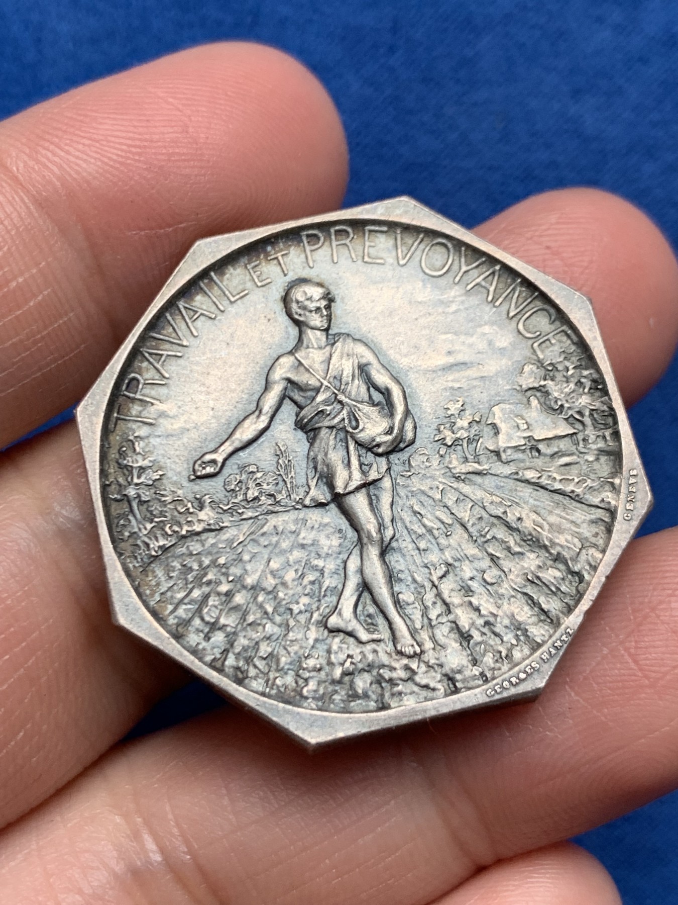 《竞宝斋》第250场-周日，周一 ，周二3场连拍 (全场包邮) 瑞士播种八角银章，24.71g，33.8mm，厚重 无边铭