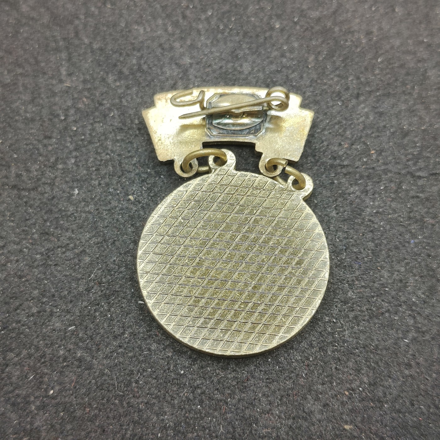 全场0元起拍 第140期 咸鱼国勋章拍卖专场 3月20日（周三）下午6：00开始 东德荣誉奖章