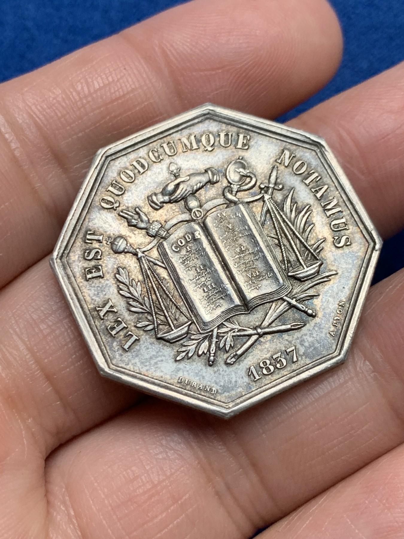 《竞宝斋》第250场-周日，周一 ，周二3场连拍 (全场包邮) 法国维也纳公证处八角银章，14.03g，33.2mm，丰饶角边铭