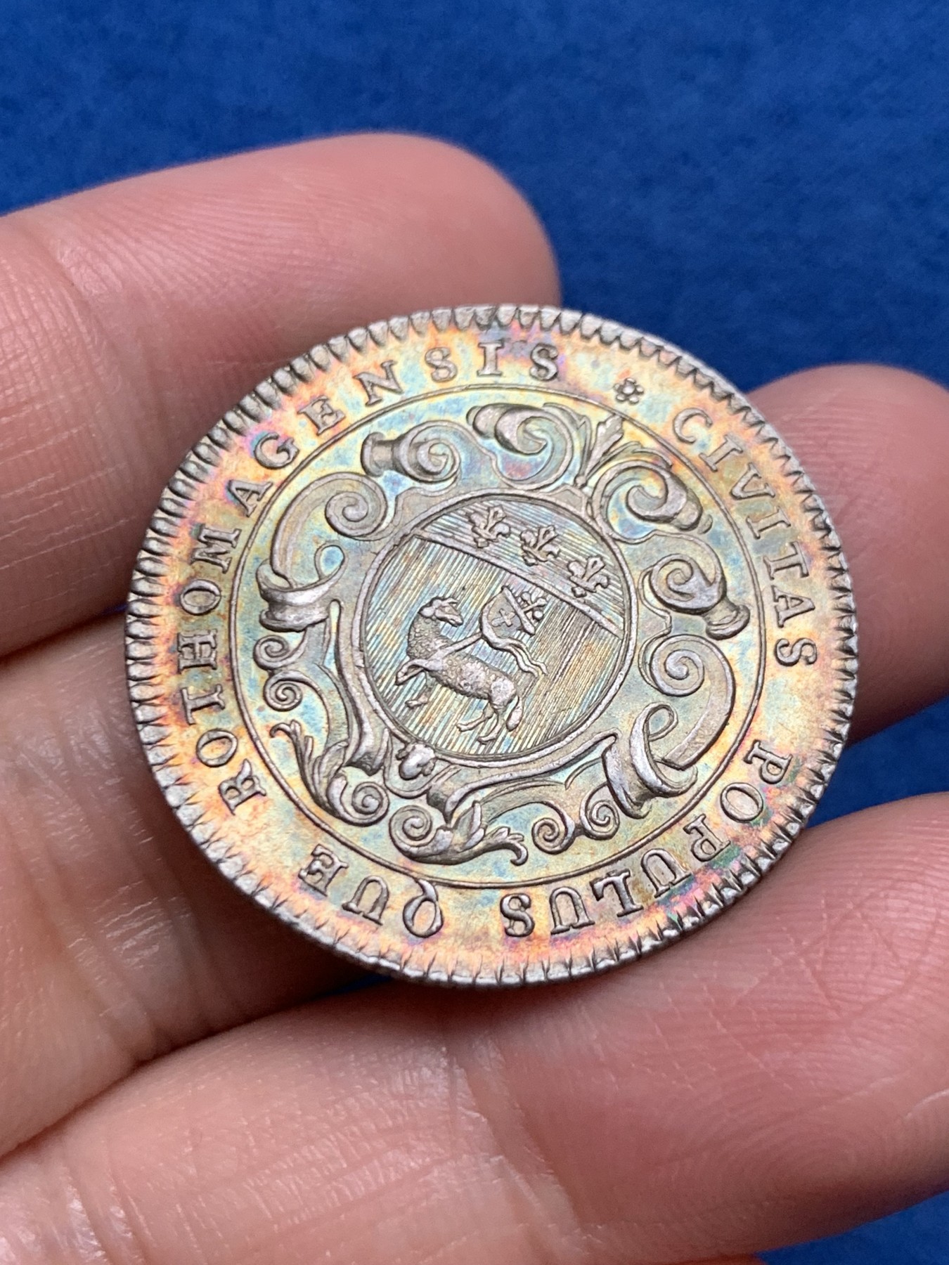 《竞宝斋》第250场-周日，周一 ，周二3场连拍 (全场包邮) 法国路易十五鲁昂城市银质jeton，8.38g，30.7mm