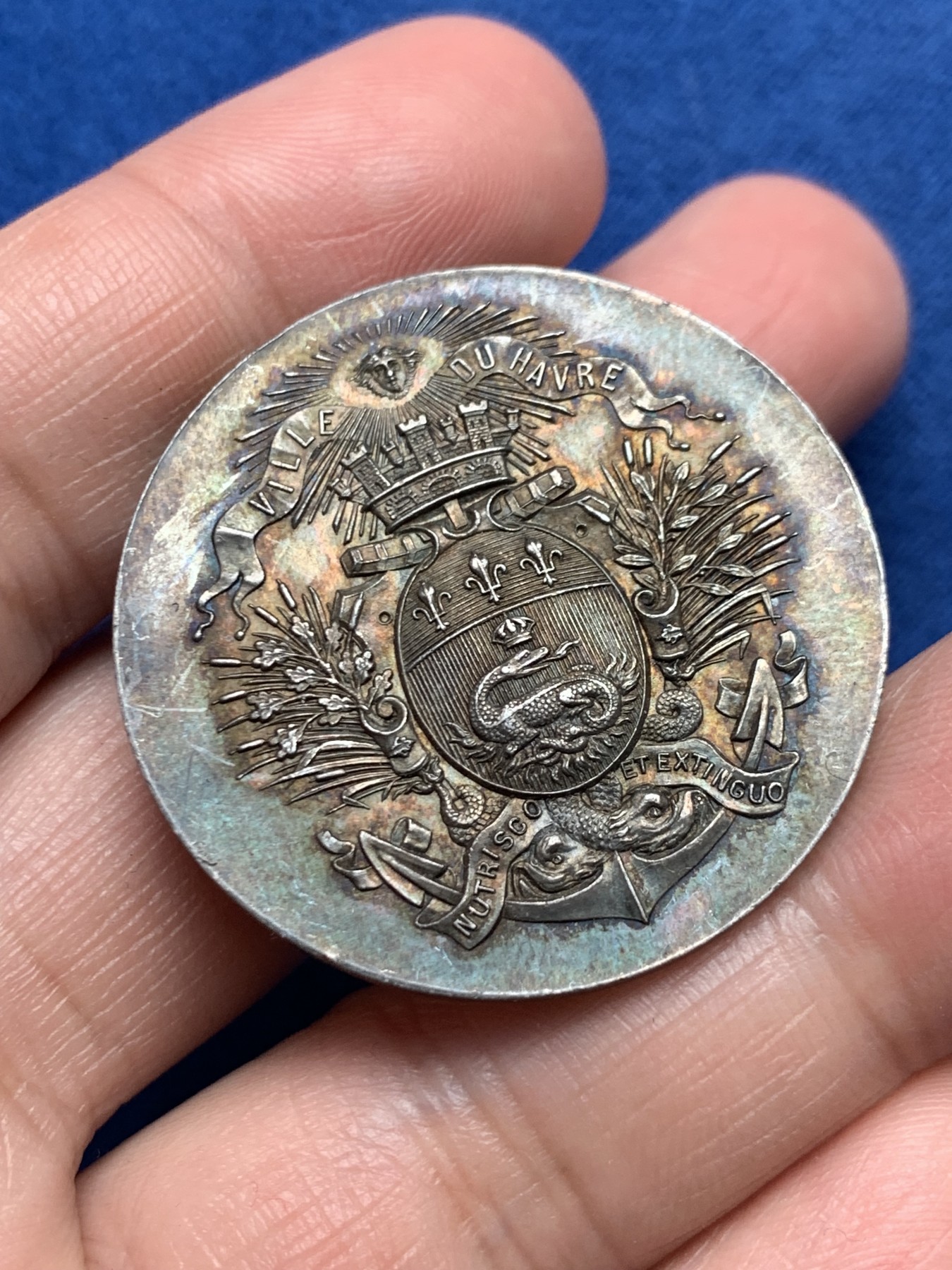 《竞宝斋》第250场-周日，周一 ，周二3场连拍 (全场包邮) 法国1898年勒阿弗尔市音乐剧比赛银章，16.28g，36.5mm，边铭：菱形+野猪头和0.950含银