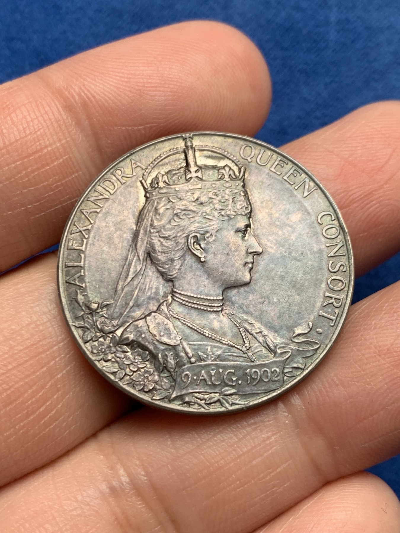 《竞宝斋》第250场-周日，周一 ，周二3场连拍 (全场包邮) 英国爱德华七世于1902年加冕纪念银章，12.82g，31mm