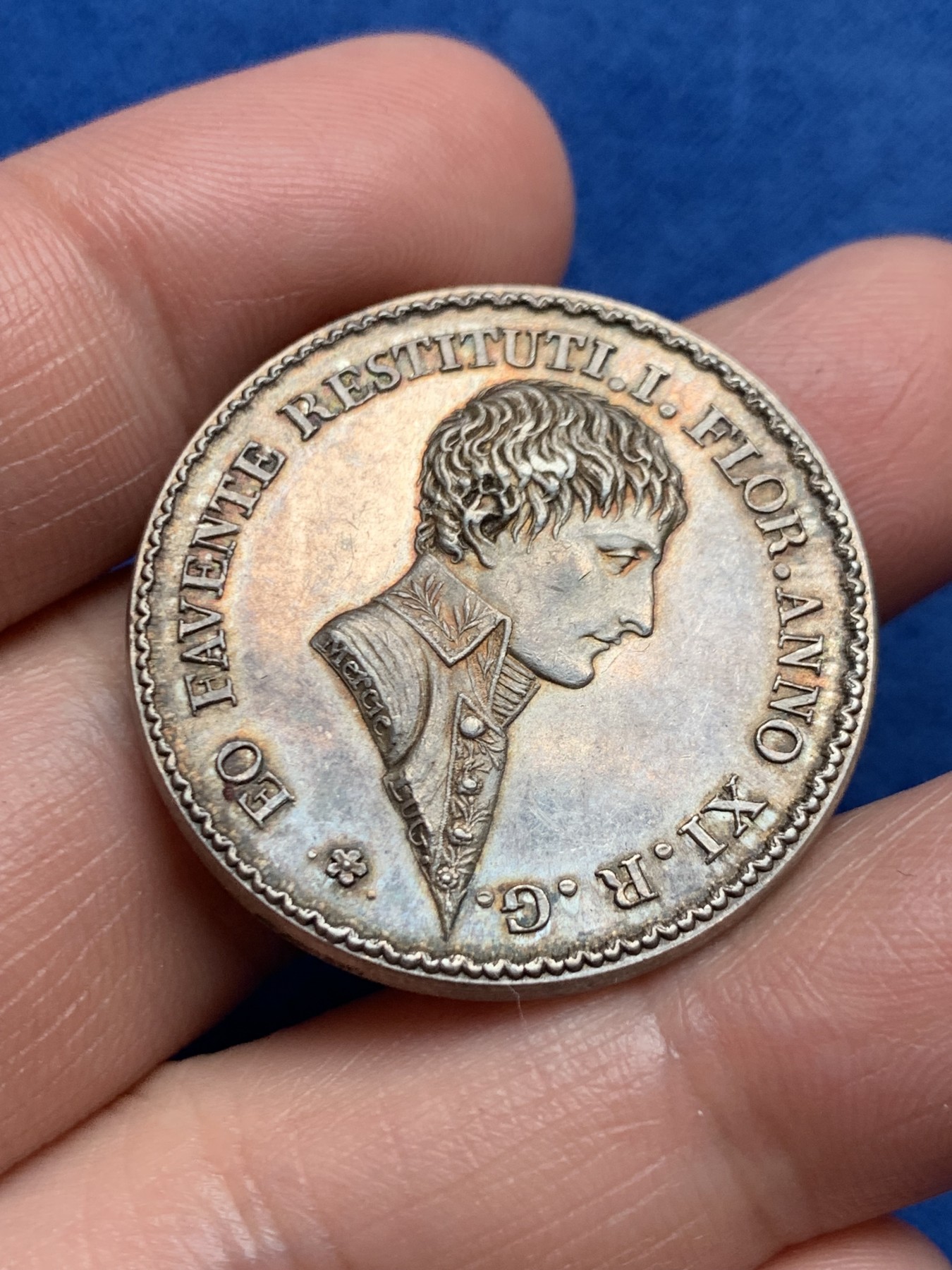 《竞宝斋》第250场-周日，周一 ，周二3场连拍 (全场包邮) 法国拿破仑里昂股票经纪人代币，19.55g，31.8mm，手指边铭，小巧厚重