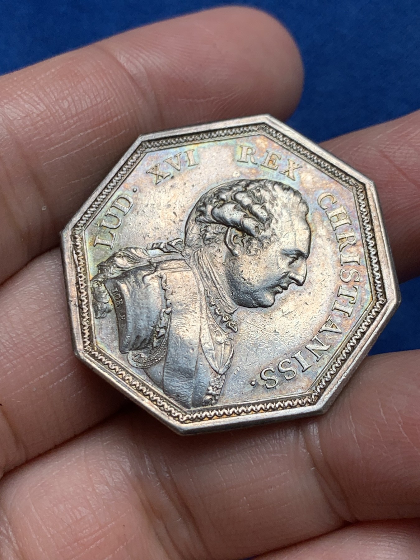 《竞宝斋》第250场-周日，周一 ，周二3场连拍 (全场包邮) 法国1779年路易十六圣灵勋章JETON银质八角 早期光边原铸 33.6毫米14.38克