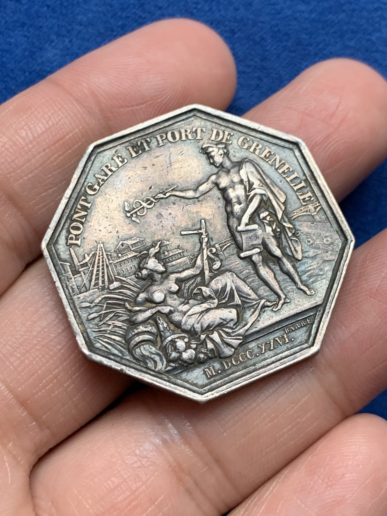 《竞宝斋》第250场-周日，周一 ，周二3场连拍 (全场包邮) 法国1826年格勒内尔港和桥梁八角代用银币，20.99g，36mm，早期无边铭