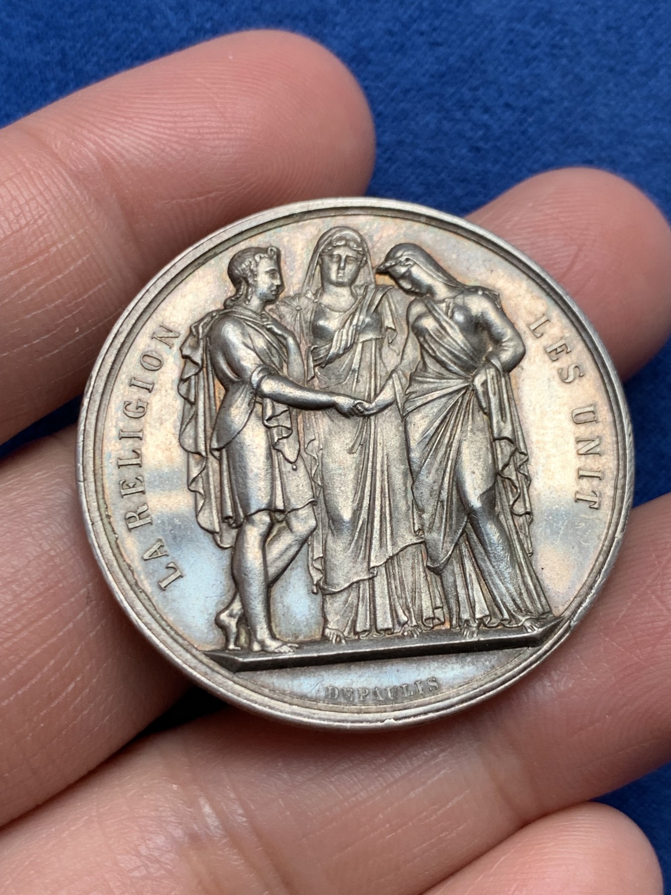 《竞宝斋》第250场-周日，周一 ，周二3场连拍 (全场包邮) 法国1883年结婚纪念银章，20.60g，37mm，丰饶角边铭