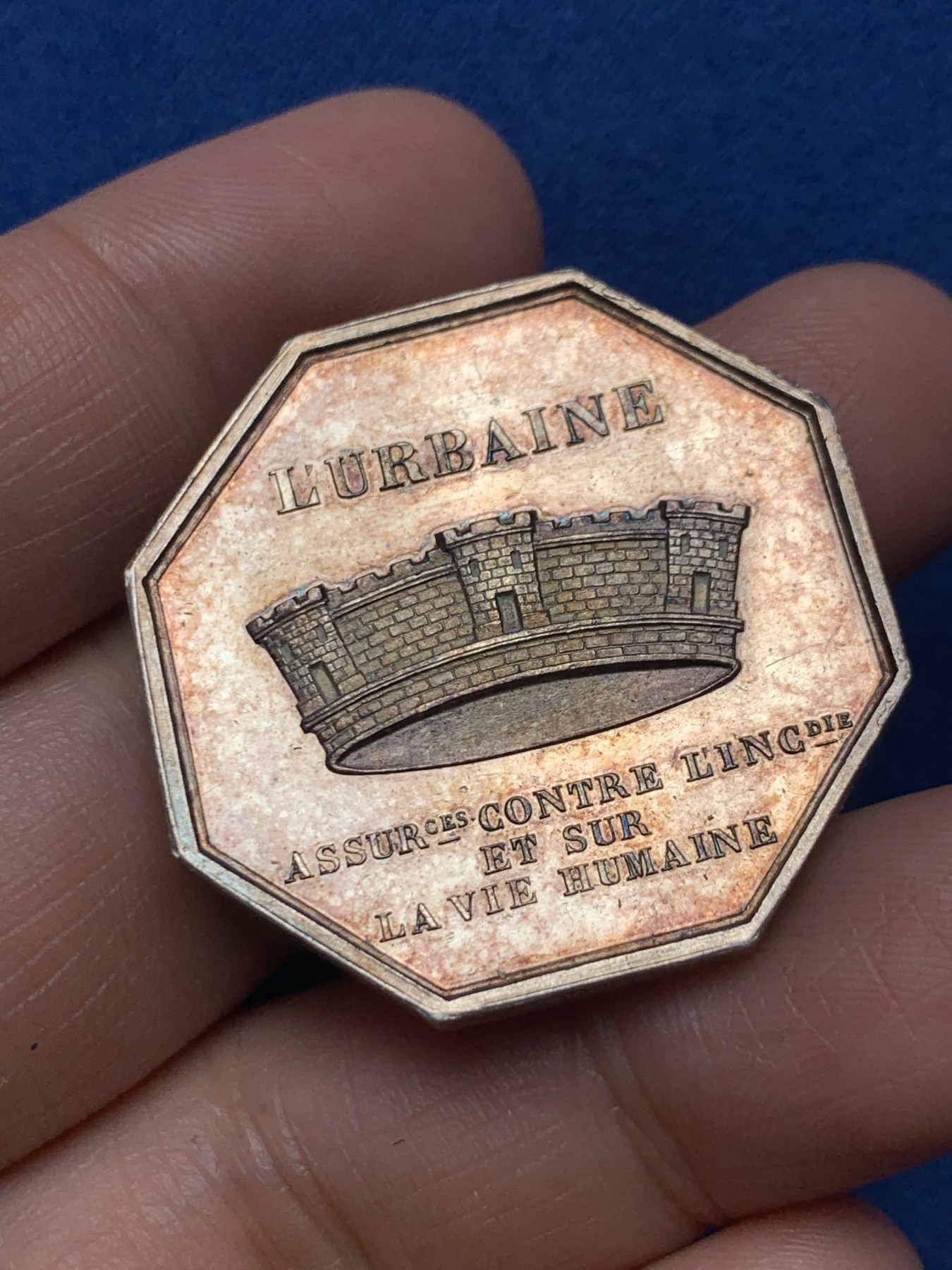 《竞宝斋》第250场-周日，周一 ，周二3场连拍 (全场包邮) 法国JETON银质八角，城市人寿保险公司，19.28g，34.5mm，手指边铭