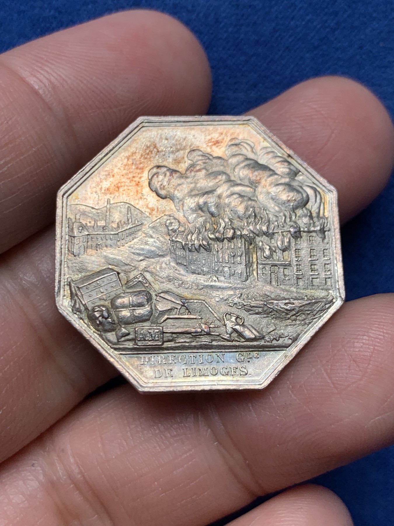 《竞宝斋》第250场-周日，周一 ，周二3场连拍 (全场包邮) 法国利摩日火灾互助保险公司八角银代币，13.45g，29.7mm，蜜蜂边铭