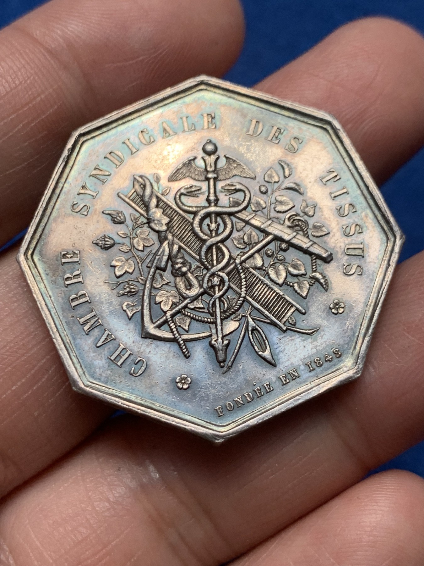 《竞宝斋》第250场-周日，周一 ，周二3场连拍 (全场包邮) 法国八角银章，塞纳河工会，18.16g，35.6mm，蜜蜂边铭