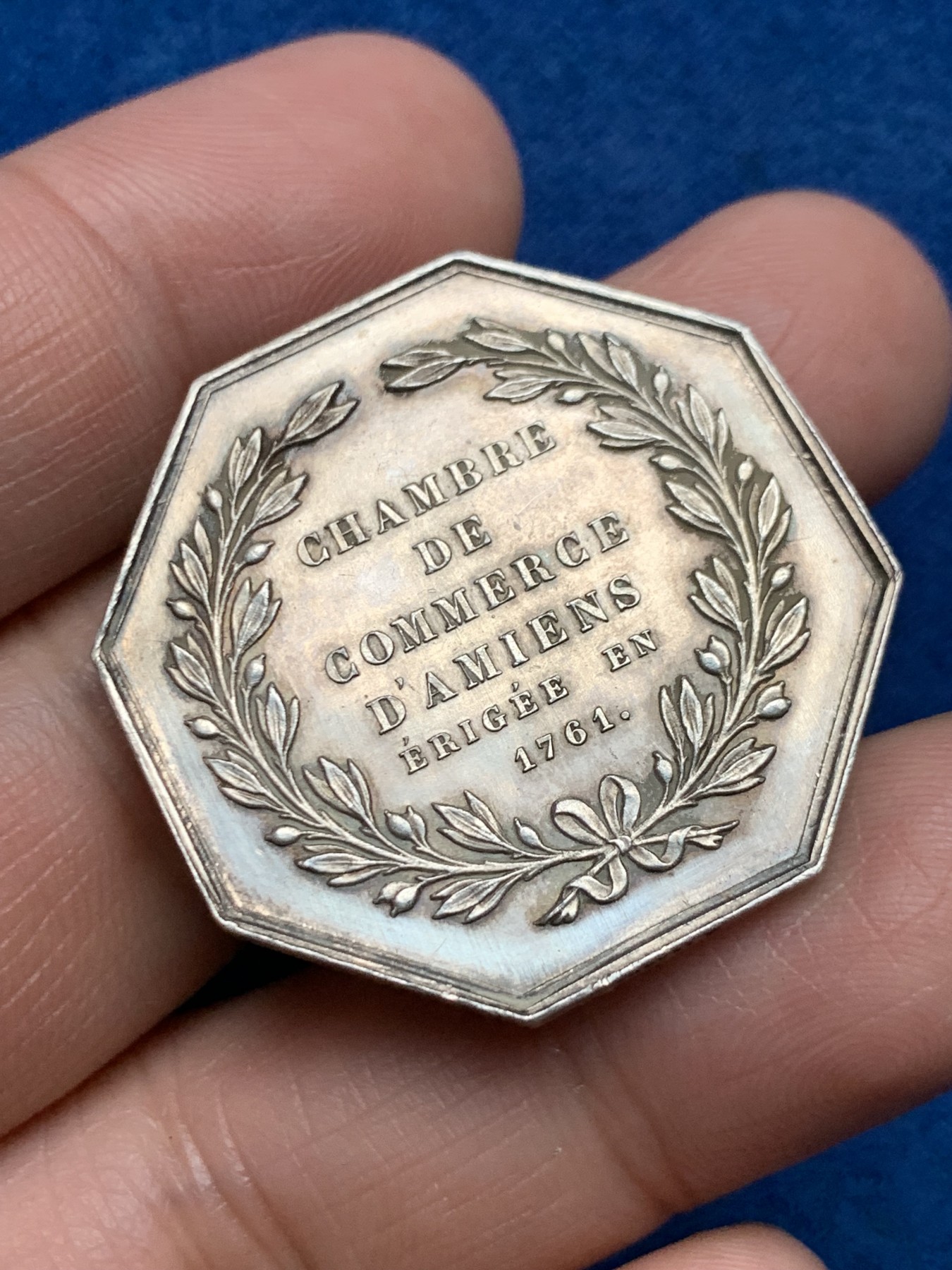 《竞宝斋》第250场-周日，周一 ，周二3场连拍 (全场包邮) 法国八角银章，亚眠商会，国务大臣让-巴蒂斯特·科尔伯特，17.93g，33.6mm，蜜蜂边铭