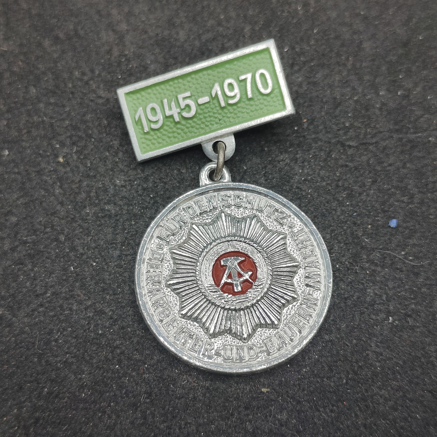 全场0元起拍 第140期 咸鱼国勋章拍卖专场 3月20日（周三）下午6：00开始 东德纪念章