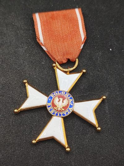 全场0元起拍 第140期 咸鱼国勋章拍卖专场 3月20日（周三）下午6：00开始 - 人共版 波兰复兴勋章 军官级