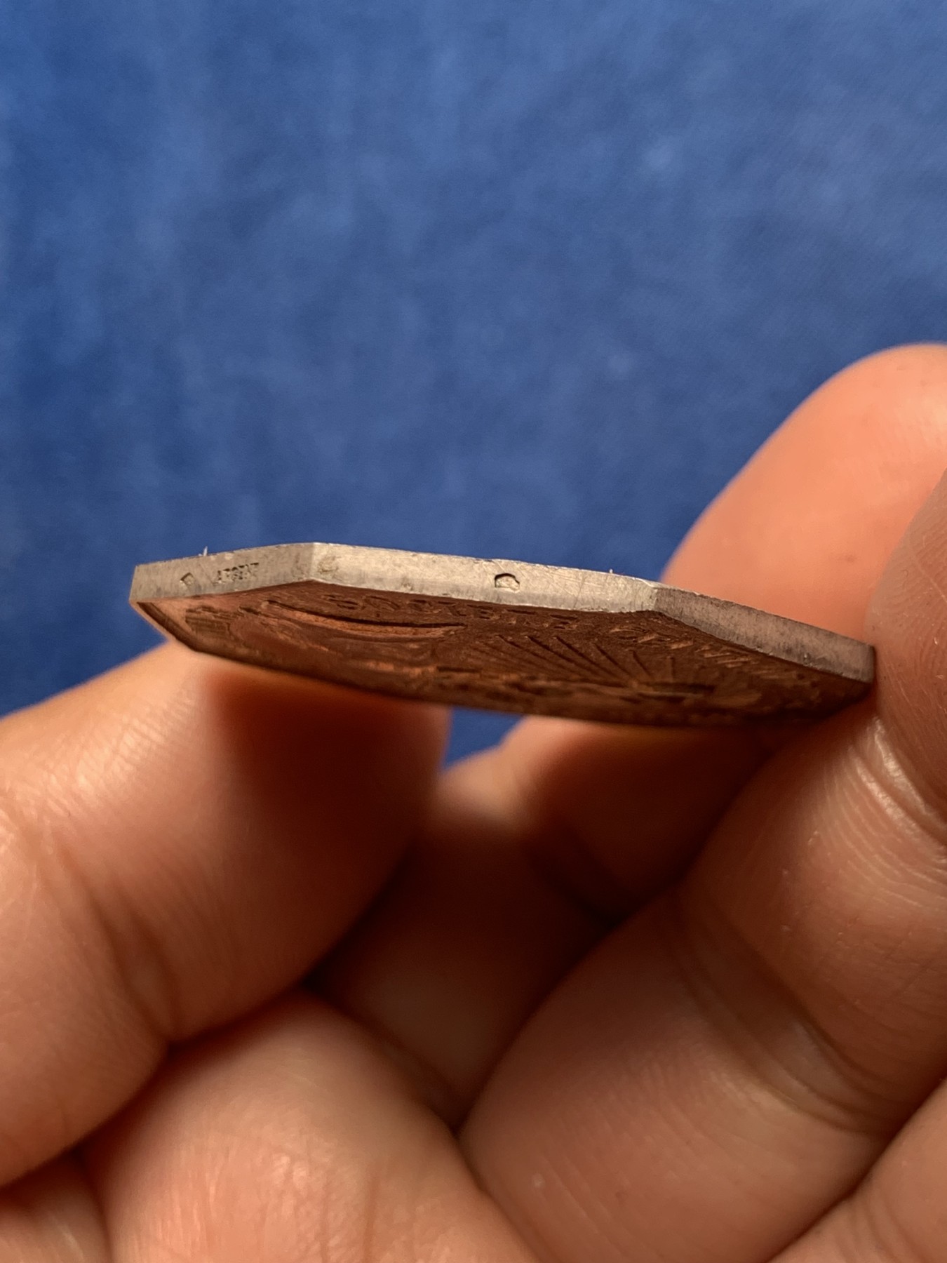 《竞宝斋》第250场-周日，周一 ，周二3场连拍 (全场包邮) 法国反盗猎协会八角银质代币，猎人保护神圣休伯特的雄鹿，20.75g，36.3mm，菱形+ARGENT银标，含银95%