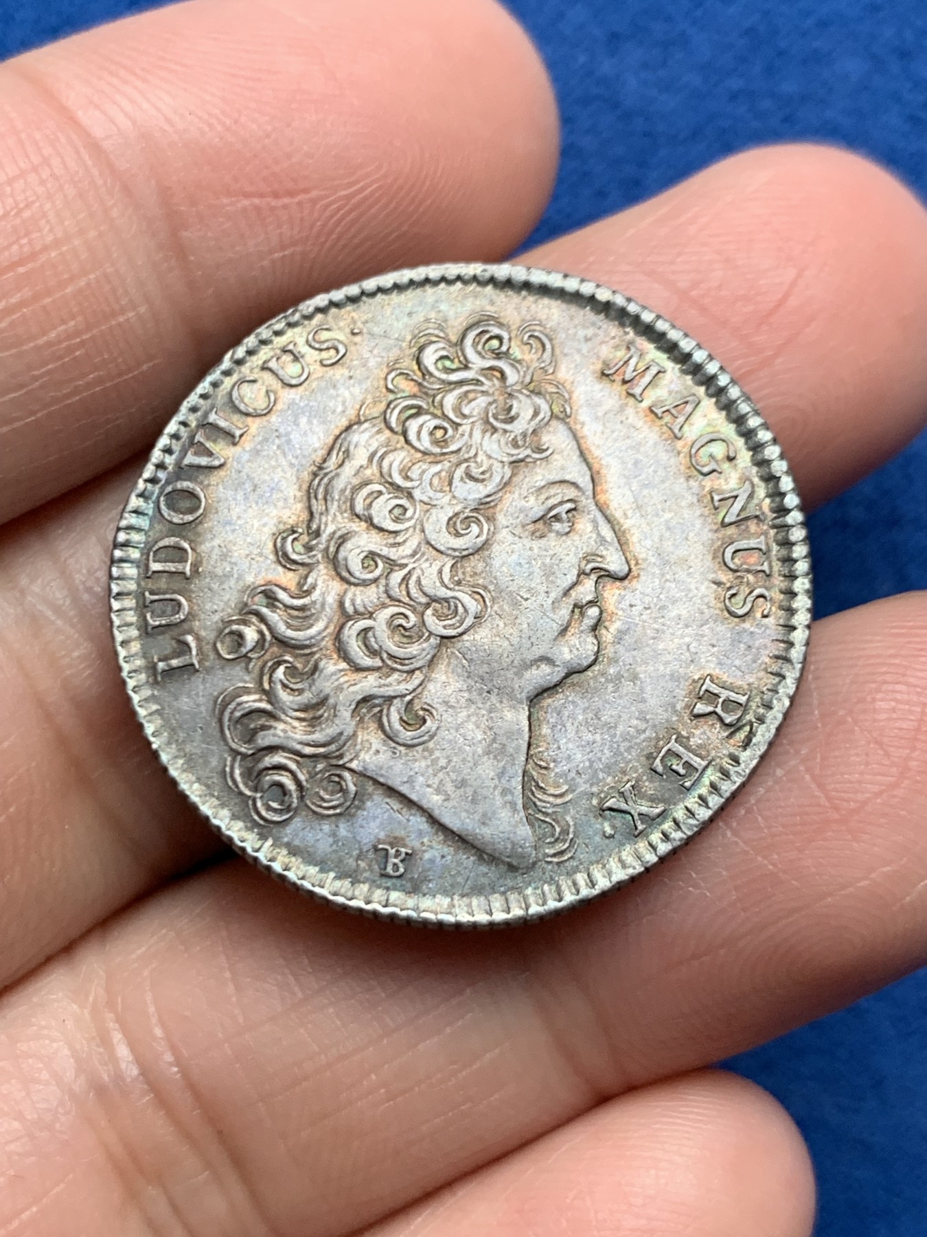 《竞宝斋》第250场-周日，周一 ，周二3场连拍 (全场包邮) 法国1690年路易十四银质jeton，皇家科学院，8.84g，30mm