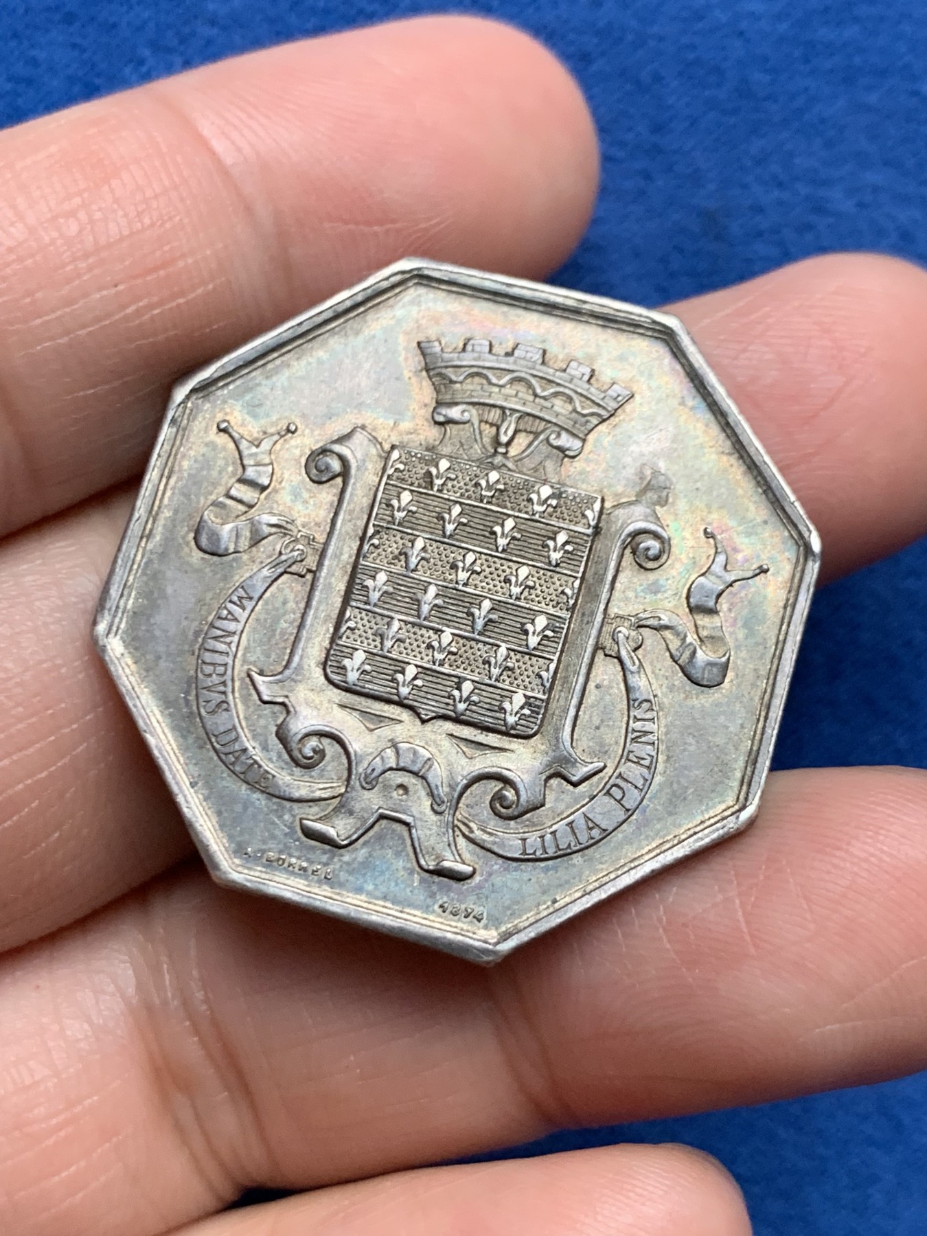 《竞宝斋》第250场-周日，周一 ，周二3场连拍 (全场包邮) 法国博让西储蓄银行八角银质代币，16.58g，34mm，丰饶角边铭