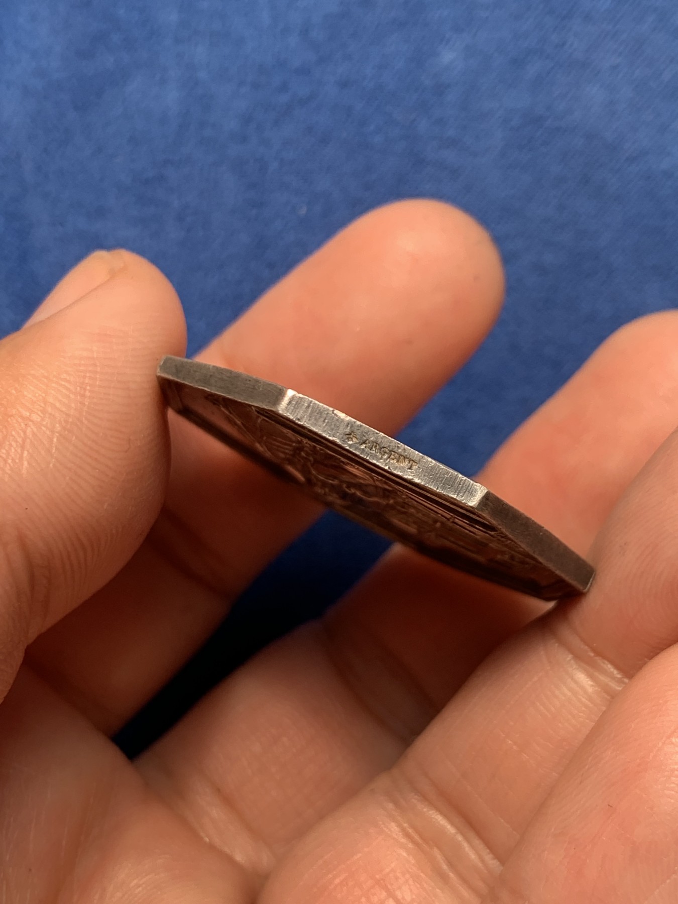 《竞宝斋》第250场-周日，周一 ，周二3场连拍 (全场包邮) 法国八角银章，塞纳河工会，18.16g，35.6mm，蜜蜂边铭