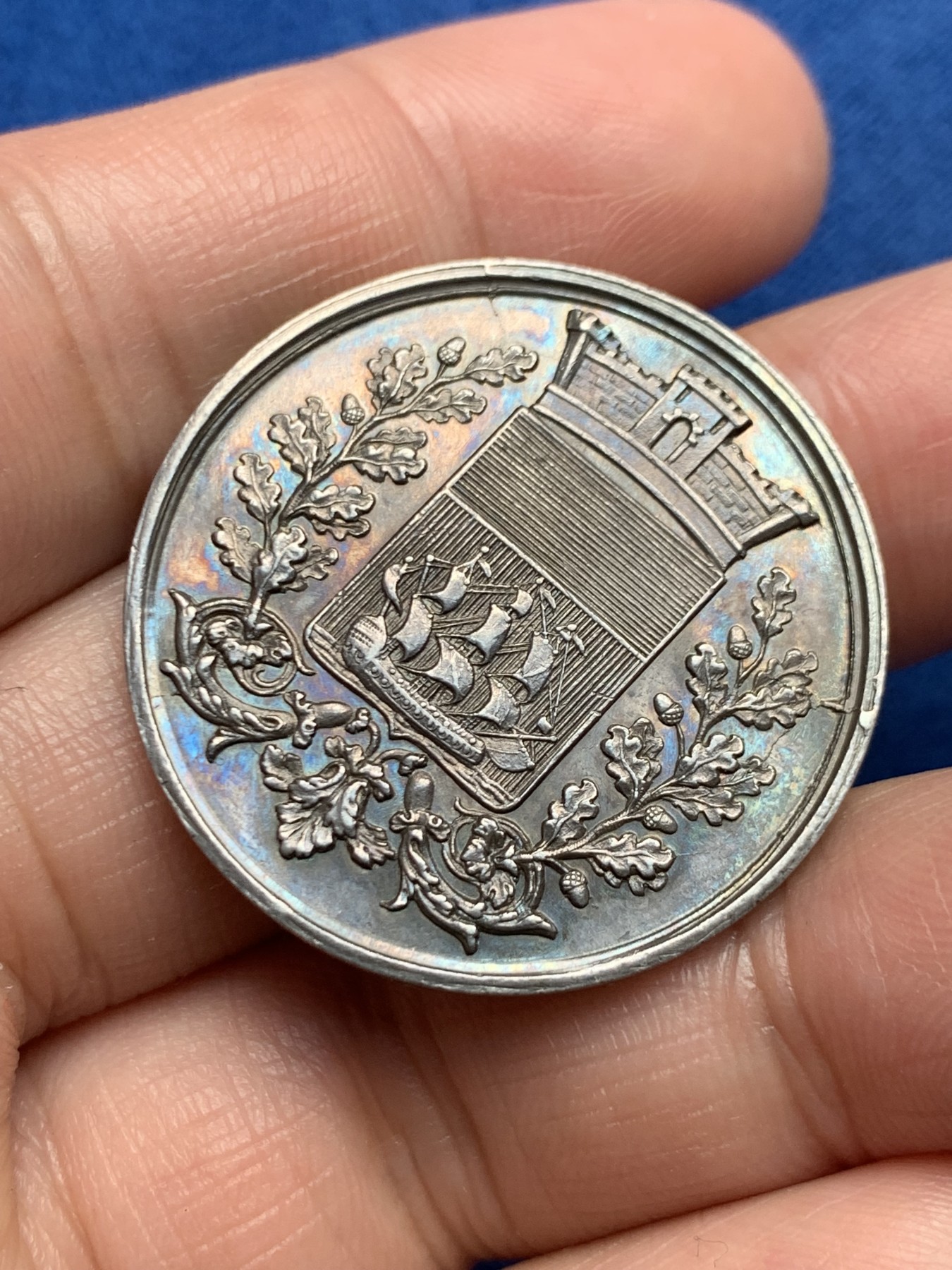 《竞宝斋》第250场-周日，周一 ，周二3场连拍 (全场包邮) 法国巴黎塞纳河行政区银质代币，塞纳河河神，12.61g，32.5mm，手指边铭