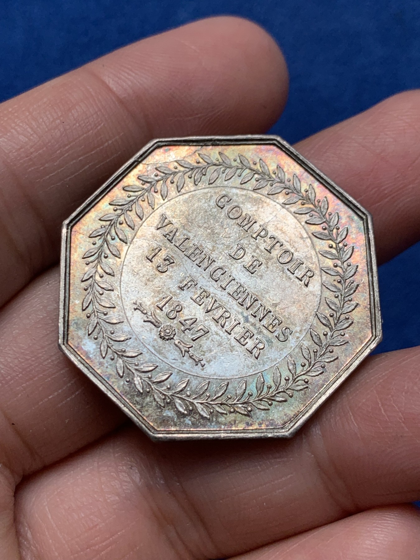 《竞宝斋》第250场-周日，周一 ，周二3场连拍 (全场包邮) 法国保险信用联盟八角银质代币，18.63g，34.5mm，手指边铭，女性形象墨丘利，高浮雕，包浆更显立体