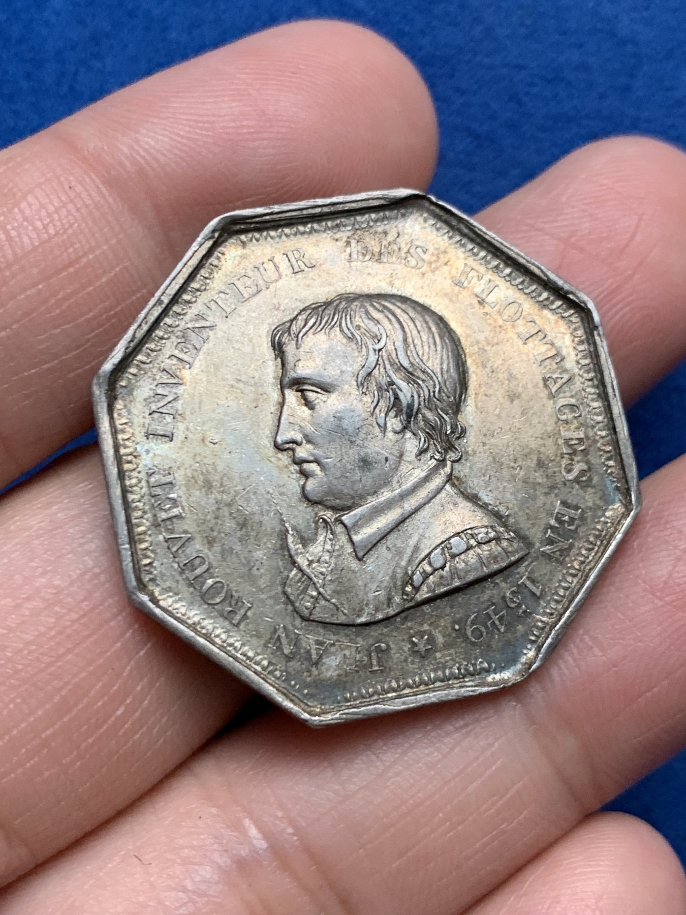 《竞宝斋》第250场-周日，周一 ，周二3场连拍 (全场包邮) 法国伐木协会八角银质代币，15.41g，33.2mm，蜜蜂边铭，角有锉边