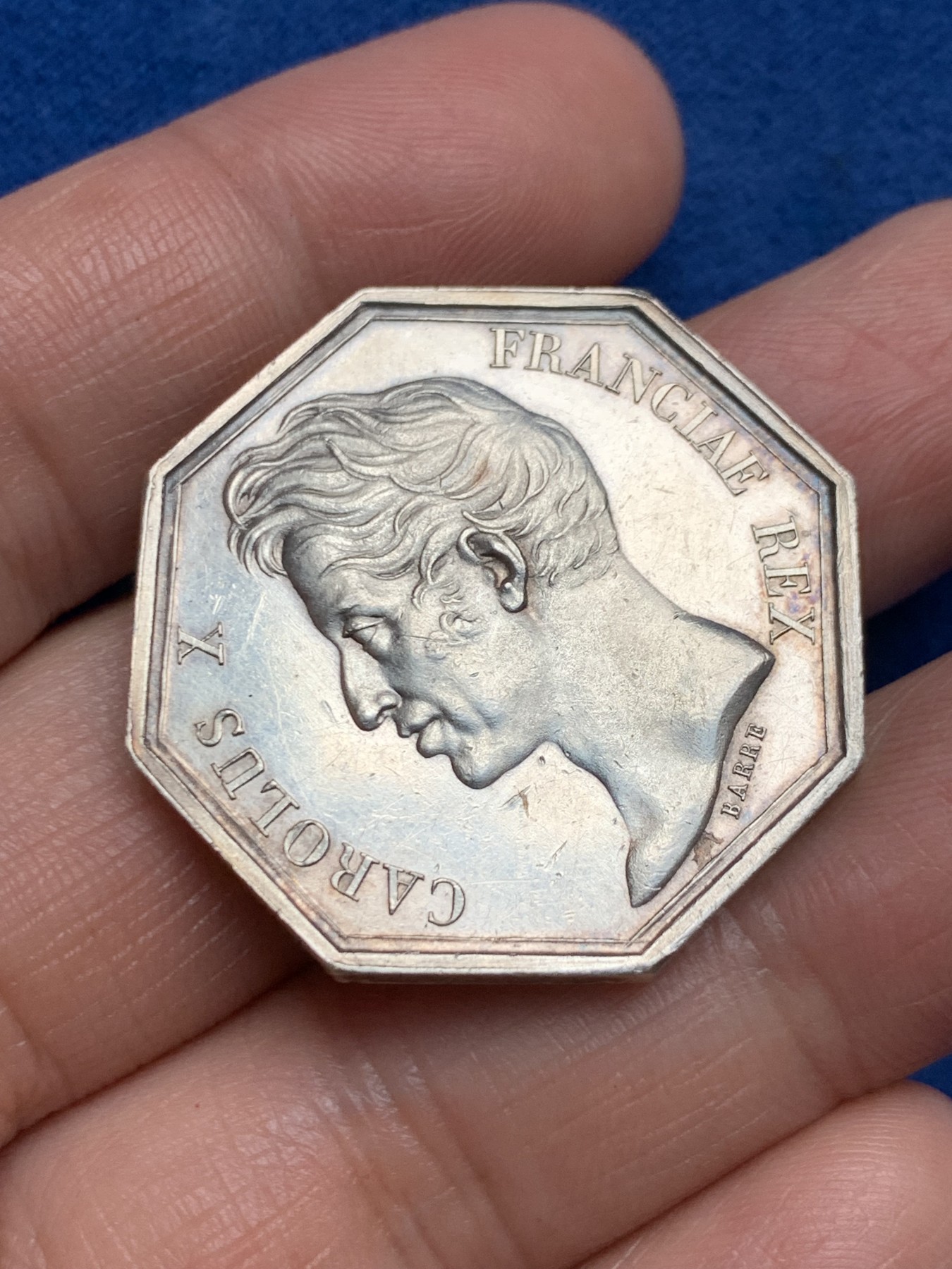 《竞宝斋》第250场-周日，周一 ，周二3场连拍 (全场包邮) 法国八角银章，波尔多商会，边有轻磕，19.83g，33.2mm，早期光边原铸