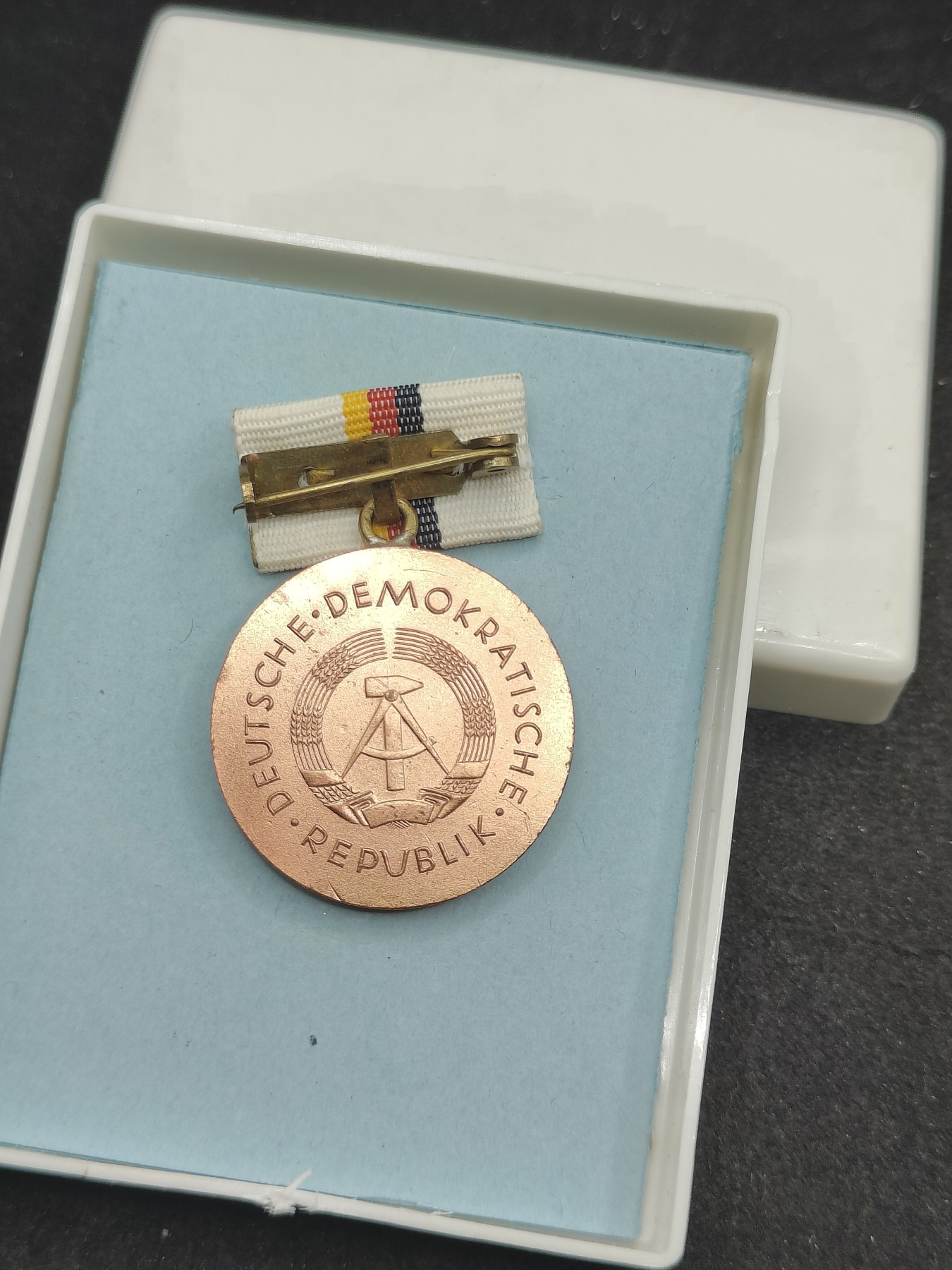 全场0元起拍 第140期 咸鱼国勋章拍卖专场 3月20日（周三）下午6：00开始 东德西奥多 纽鲍尔博士教育奖章