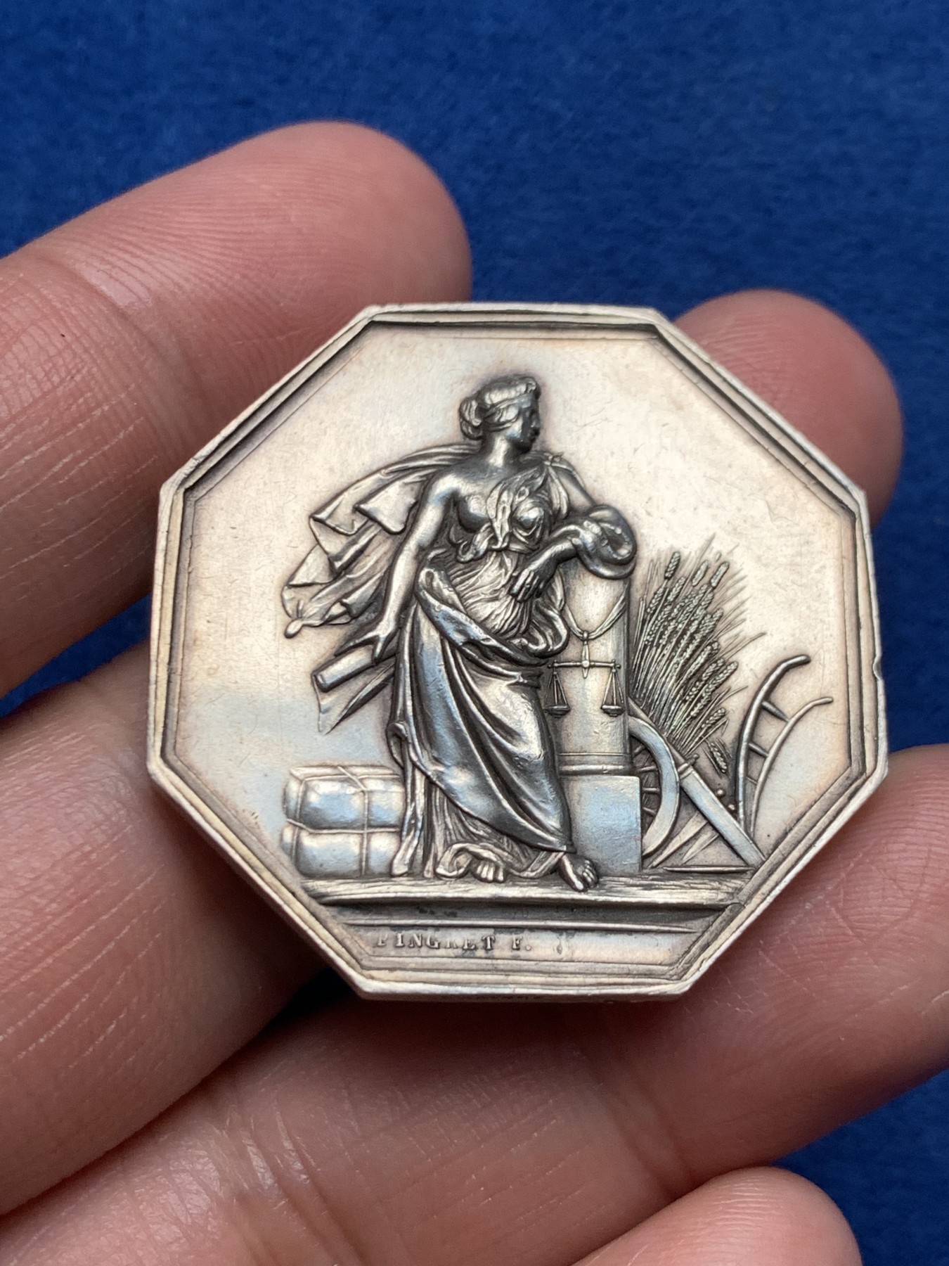 《竞宝斋》第250场-周日，周一 ，周二3场连拍 (全场包邮) 法国火灾保险公司JETON银质八角，20.62g，36.6mm，蜜蜂边铭