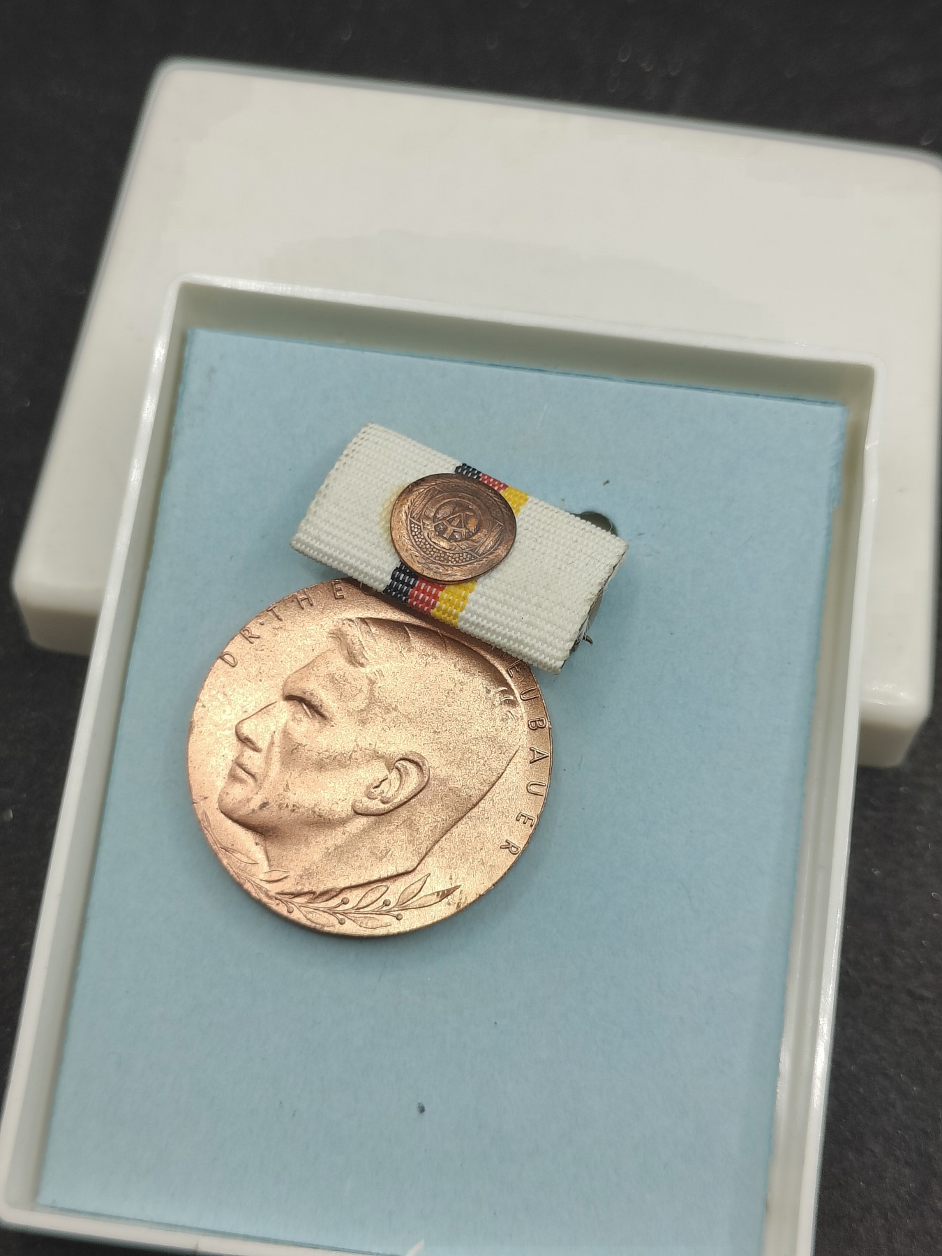 全场0元起拍 第140期 咸鱼国勋章拍卖专场 3月20日（周三）下午6：00开始 东德西奥多 纽鲍尔博士教育奖章