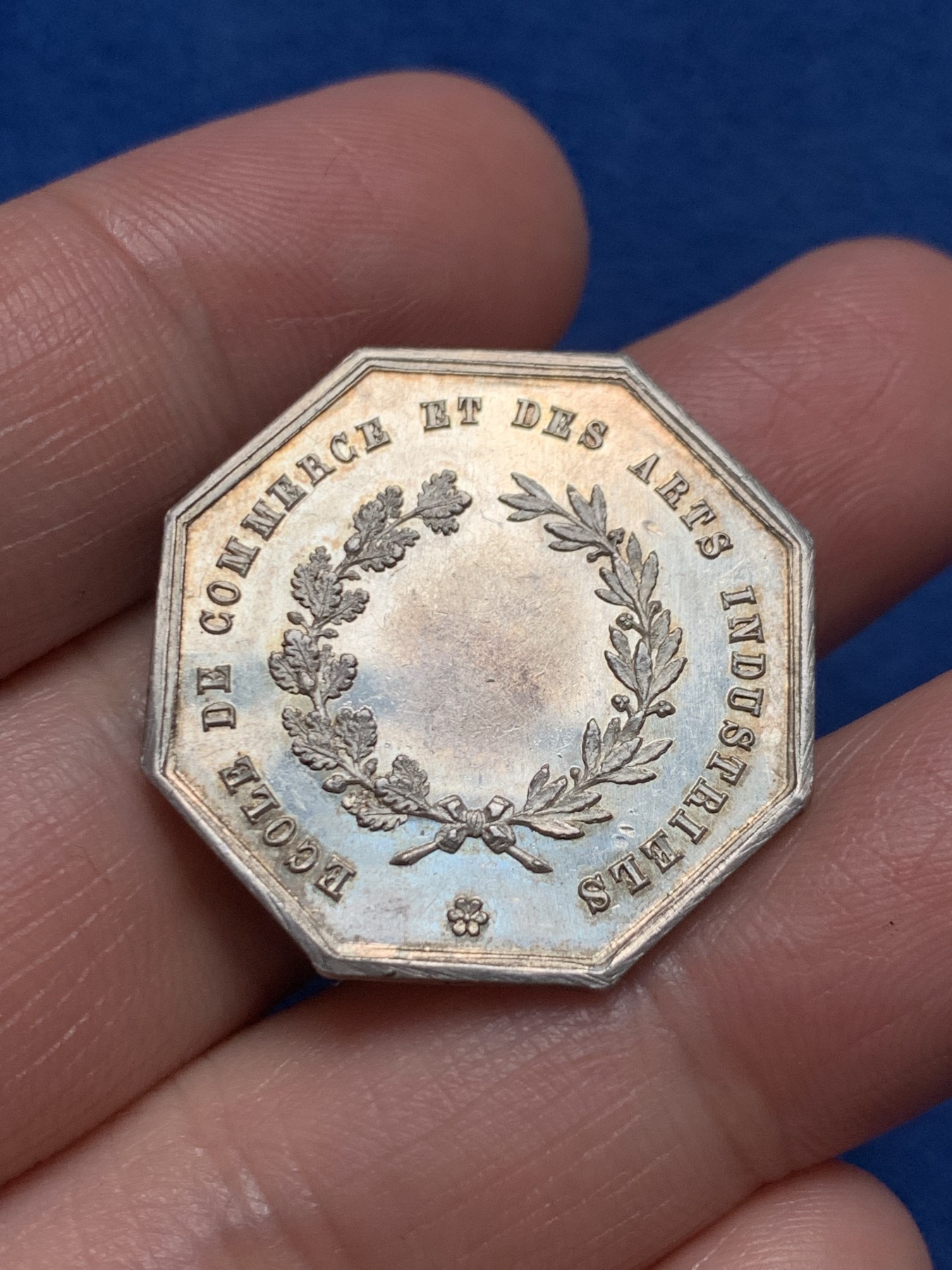 《竞宝斋》第250场-周日，周一 ，周二3场连拍 (全场包邮) 法国工商艺术学院八角银代币，9.08g，28.3mm，1832-1841年神灯边铭