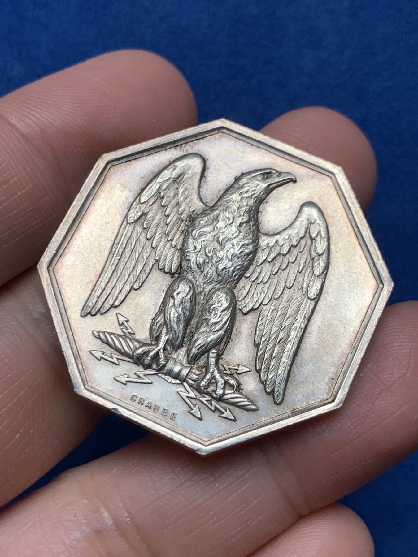 《竞宝斋》第250场-周日，周一 ，周二3场连拍 (全场包邮) 法国雄鹰保险公司八角代用银币，丰饶角边铭，对边直径36.3mm，重量21.58g