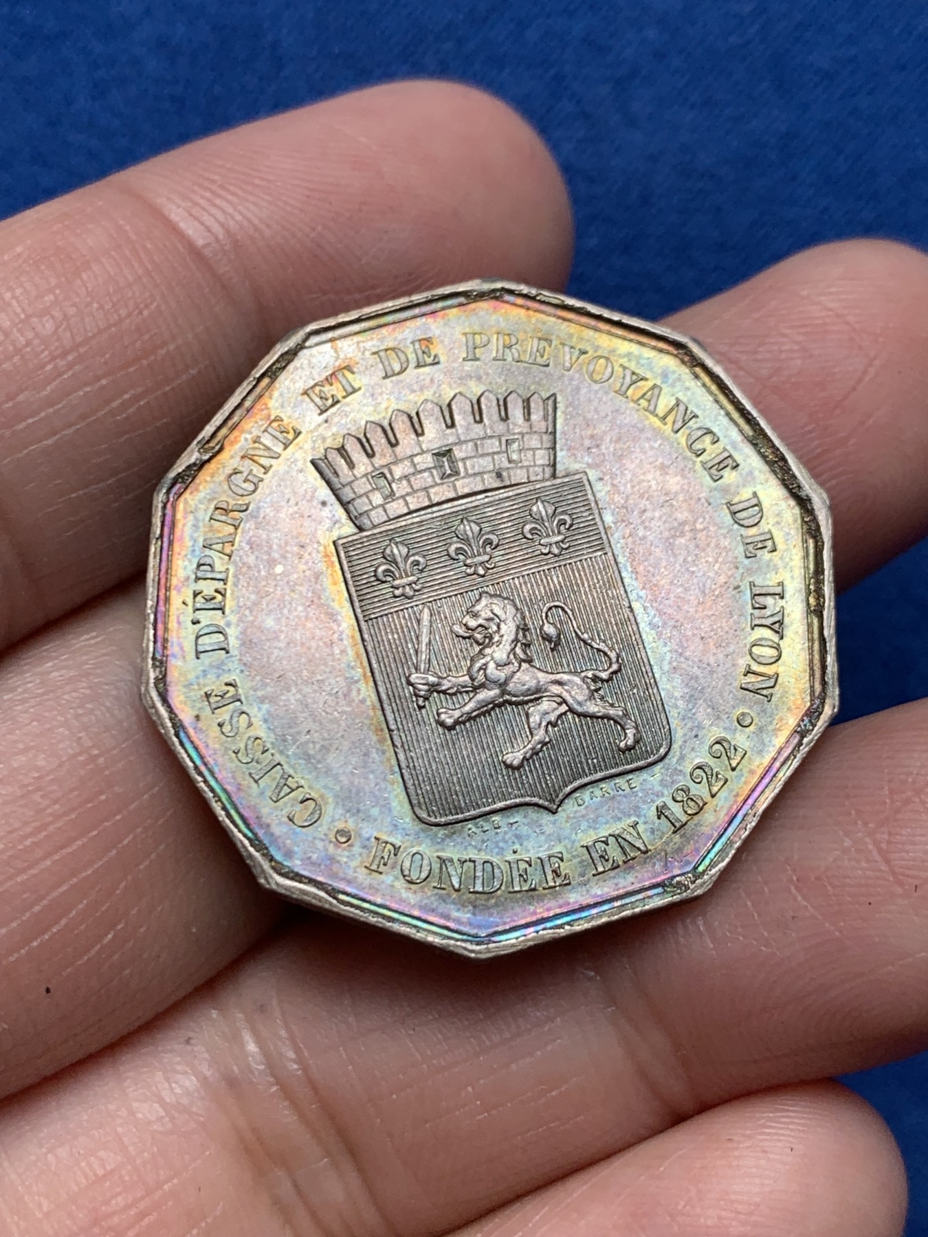 《竞宝斋》第250场-周日，周一 ，周二3场连拍 (全场包邮) 法国十角银质jeton代币，里昂储蓄银行，铭文“如蚂蚁般一点点储蓄”，15.42g，32.7mm，丰饶角边铭