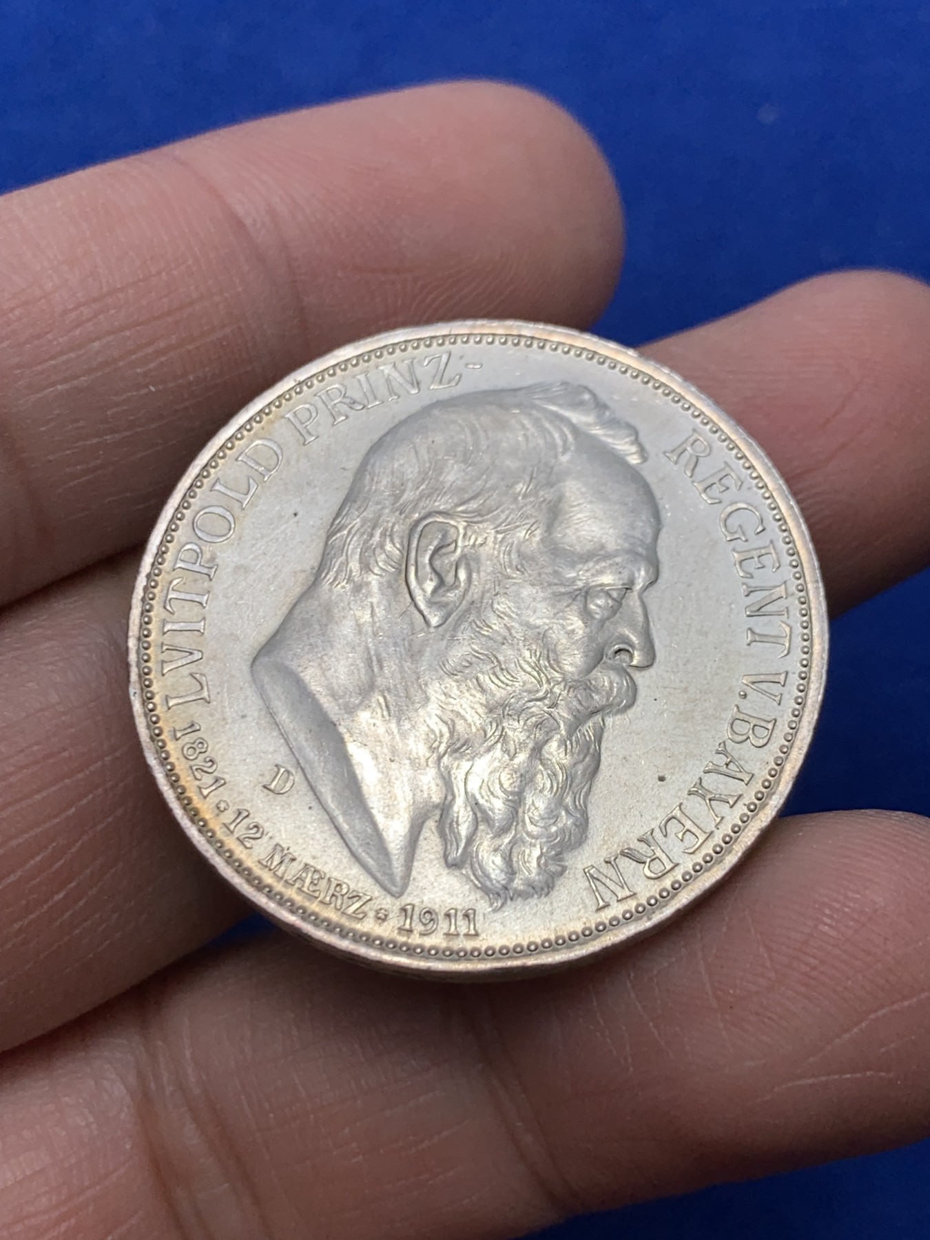 《竞宝斋》第249场-周日，周一 ，周二3场连拍 (全场包邮) 德国巴伐利亚1911年利奥波德3马克银币  底板带光 细节不错