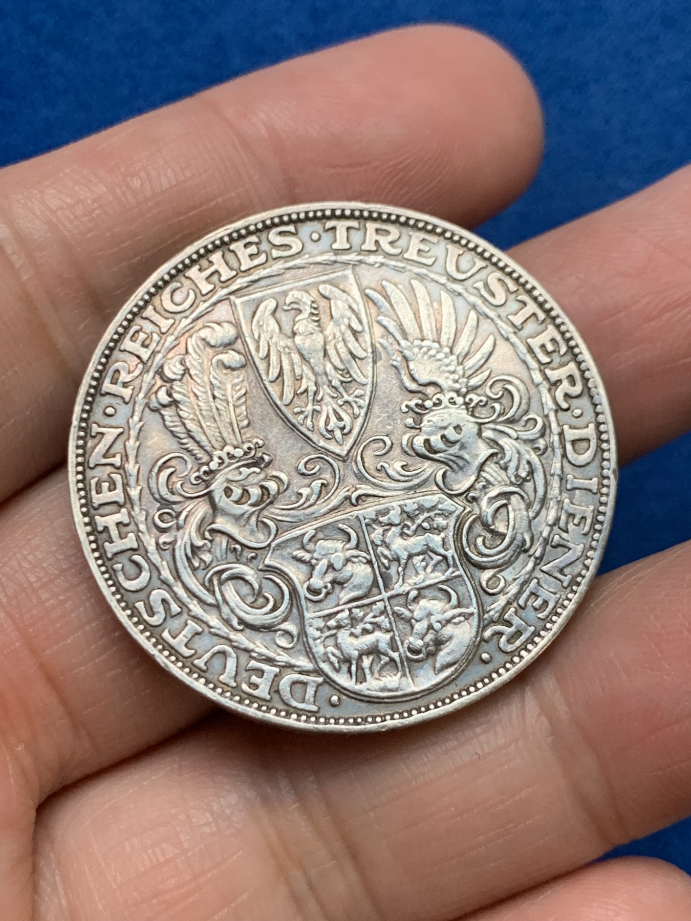 《竞宝斋》第249场-周日，周一 ，周二3场连拍 (全场包邮) 1927年德国兴登堡5马克银币章