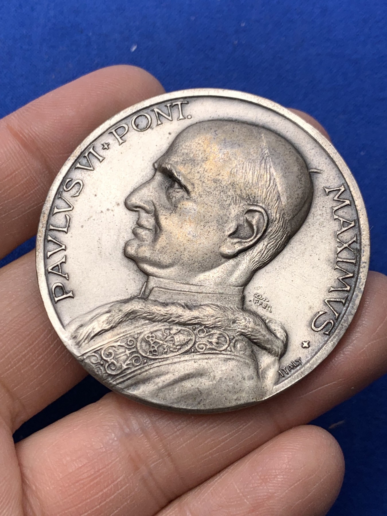 《竞宝斋》第249场-周日，周一 ，周二3场连拍 (全场包邮) 1966 梵蒂冈教皇保罗六世镀银铜章，直径49.9mm，约52.7克，高浮雕