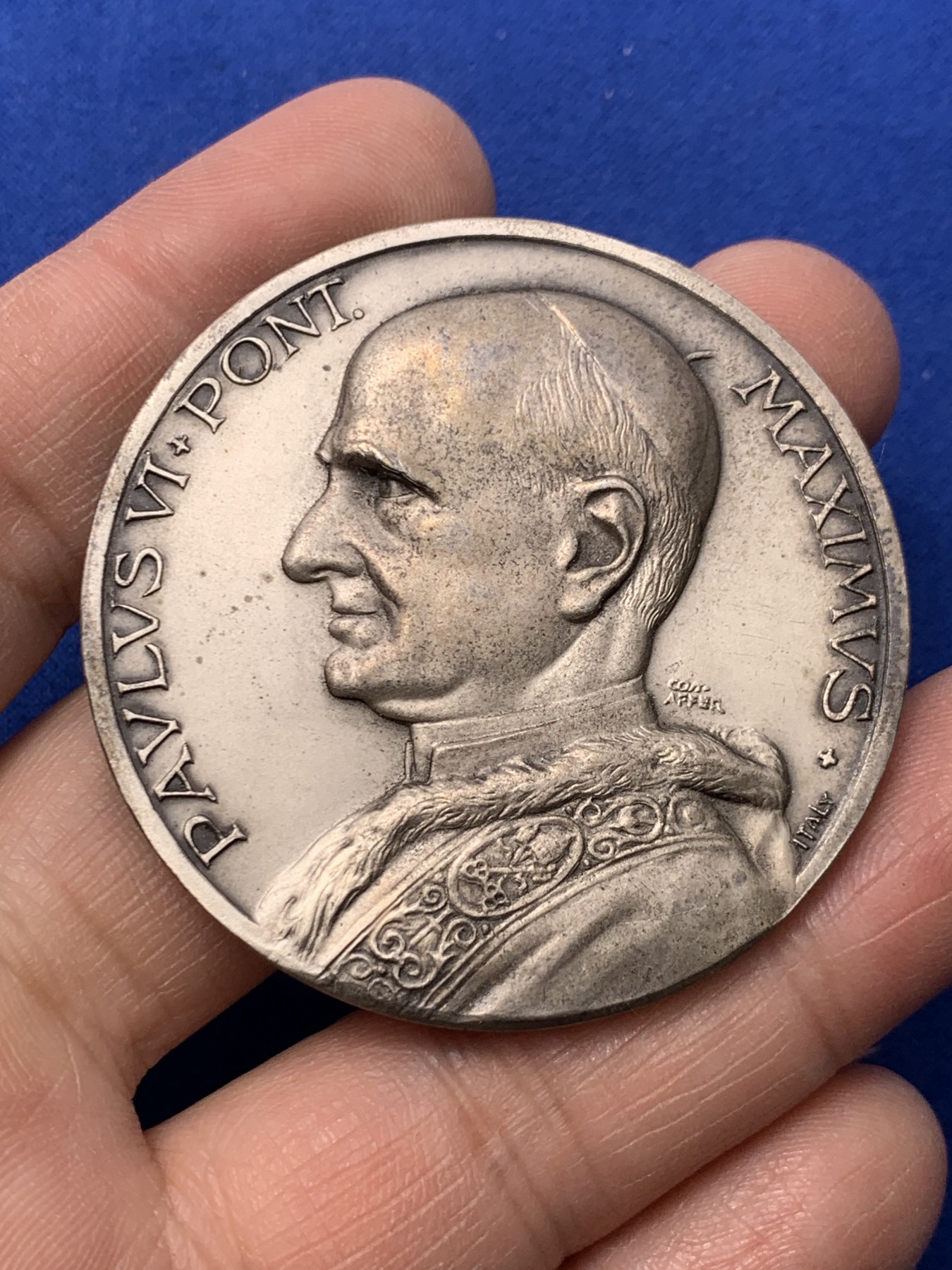 《竞宝斋》第249场-周日，周一 ，周二3场连拍 (全场包邮) 1966 梵蒂冈教皇保罗六世镀银铜章，直径49.9mm，约52.7克，高浮雕