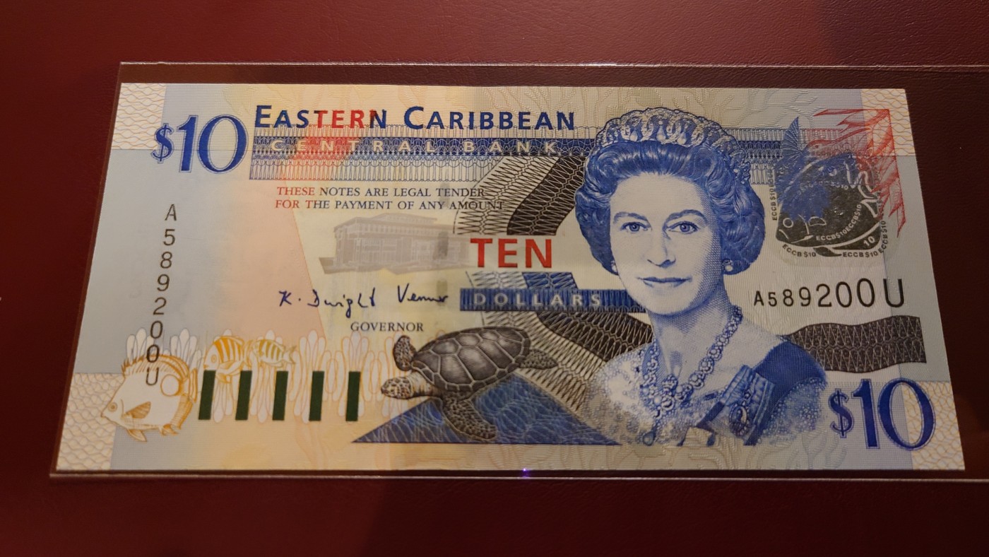 【世界钱币】精选微拍第98期暨2024年第9期  早期年份东加勒比10元  AU冠无47绝品