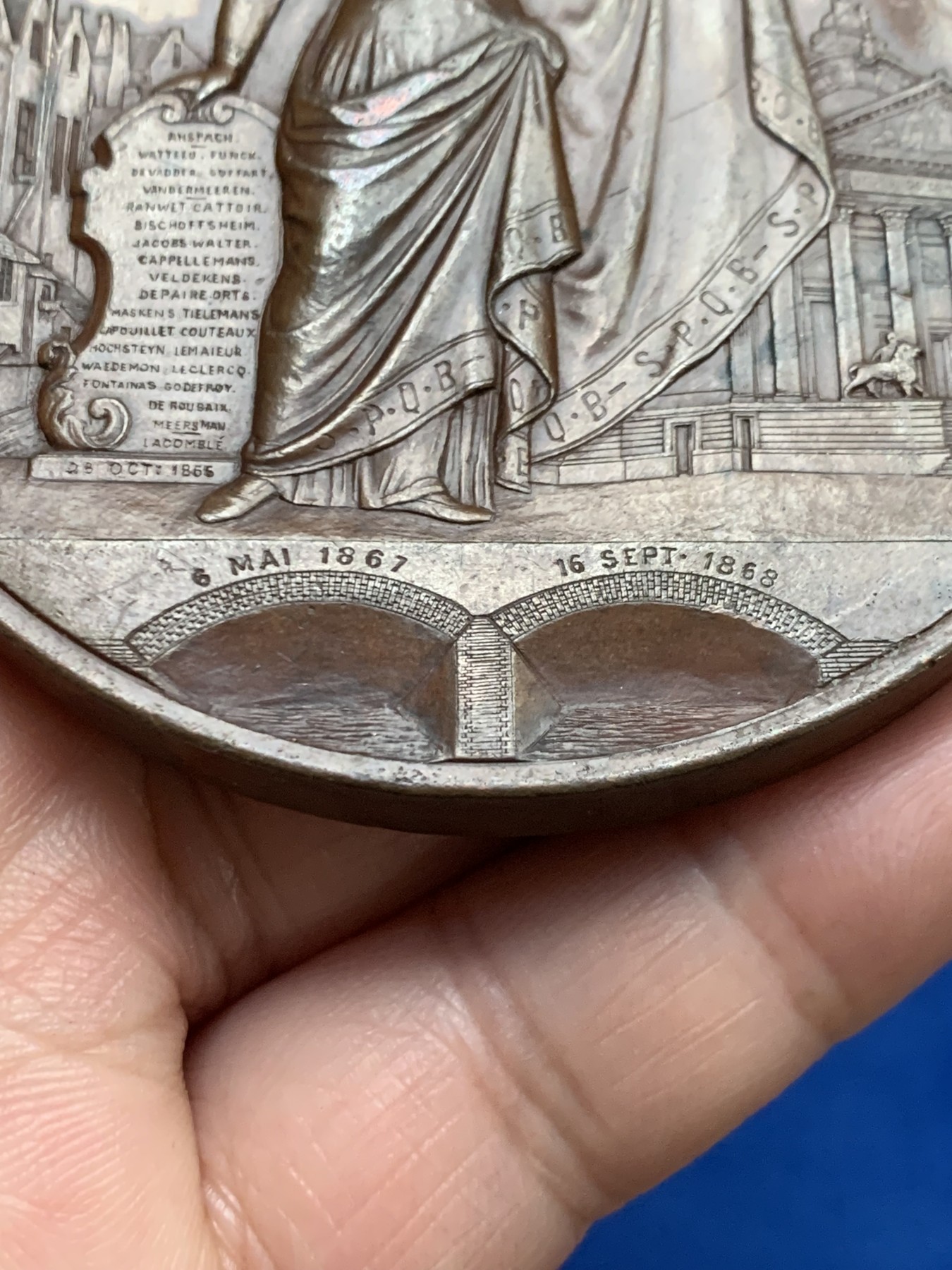 《竞宝斋》第249场-周日，周一 ，周二3场连拍 (全场包邮) 1872 比利时布鲁塞尔市长铜章，直径66.3mm，约144.5克