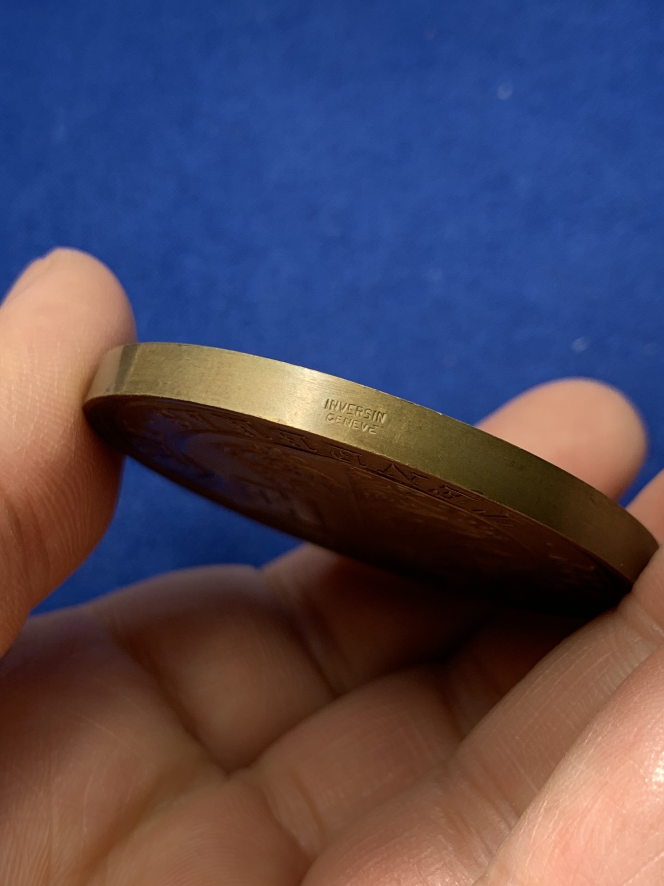 《竞宝斋》第249场-周日，周一 ，周二3场连拍 (全场包邮) 1943 瑞士日内瓦商学院铜章，直径48.1mm，约53.1克