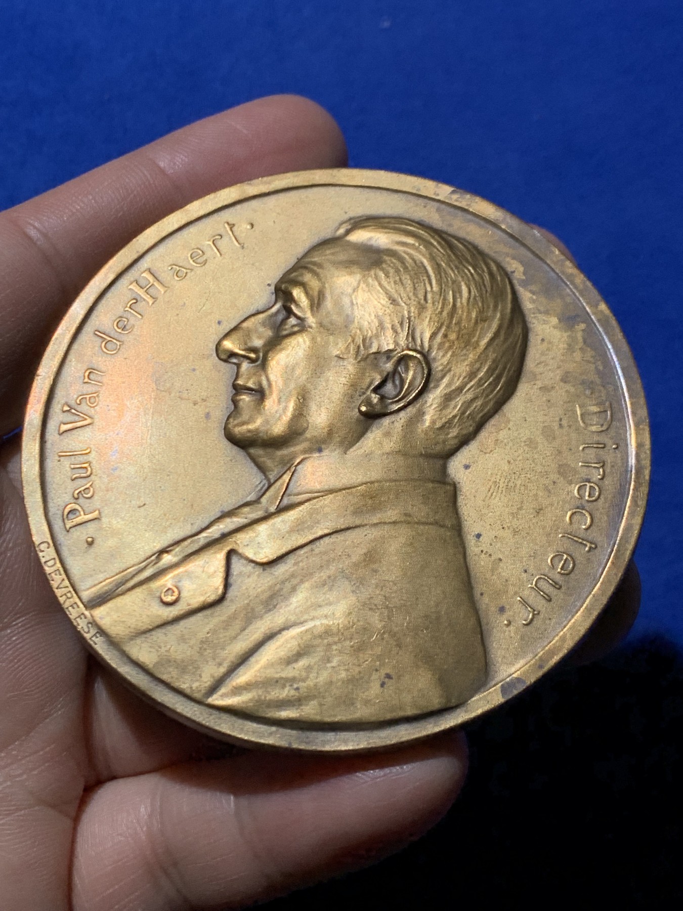 《竞宝斋》第249场-周日，周一 ，周二3场连拍 (全场包邮) 1925 比利时银行50周年纪念铜章，直径70.3mm，约120.6克