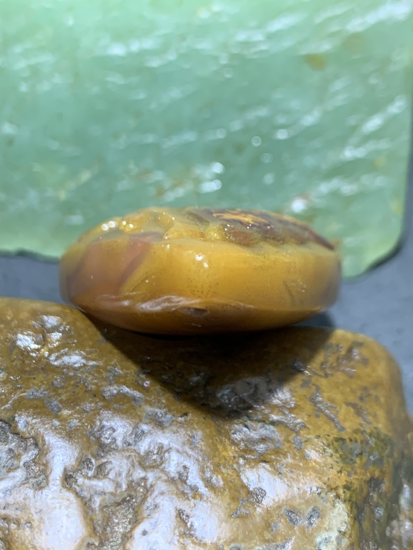 精美亚光高润度冰飘心冻料草花纹金沙蒙料战国红玛瑙雕刻蝶恋花吊坠一个