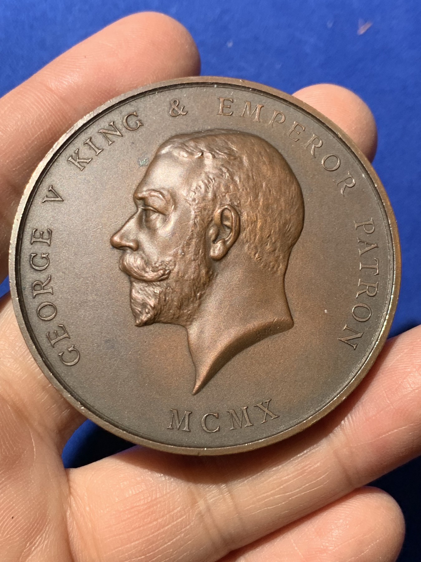 《竞宝斋》第249场-周日，周一 ，周二3场连拍 (全场包邮) 1926 英国皇家艺术学会铜章（原盒），直径55.7mm，约78.5克