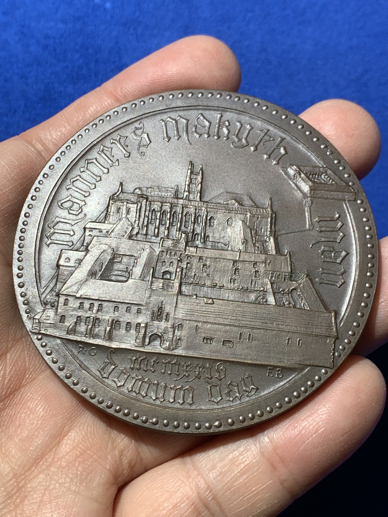 《竞宝斋》第249场-周日，周一 ，周二3场连拍 (全场包邮) 1924 英国温彻斯特公学纪念铜章（原盒），直径64mm，约116.5克