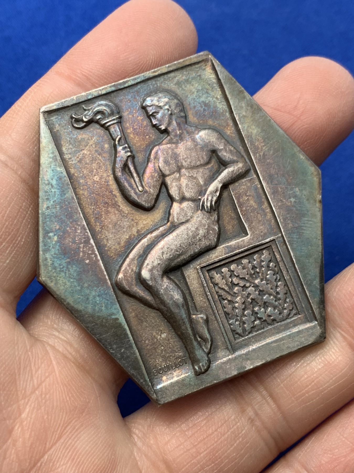 《竞宝斋》第249场-周日，周一 ，周二3场连拍 (全场包邮) 20世纪初法国新艺术六边形镀银铜章，尺寸50.3*52.6mm，约48.1克