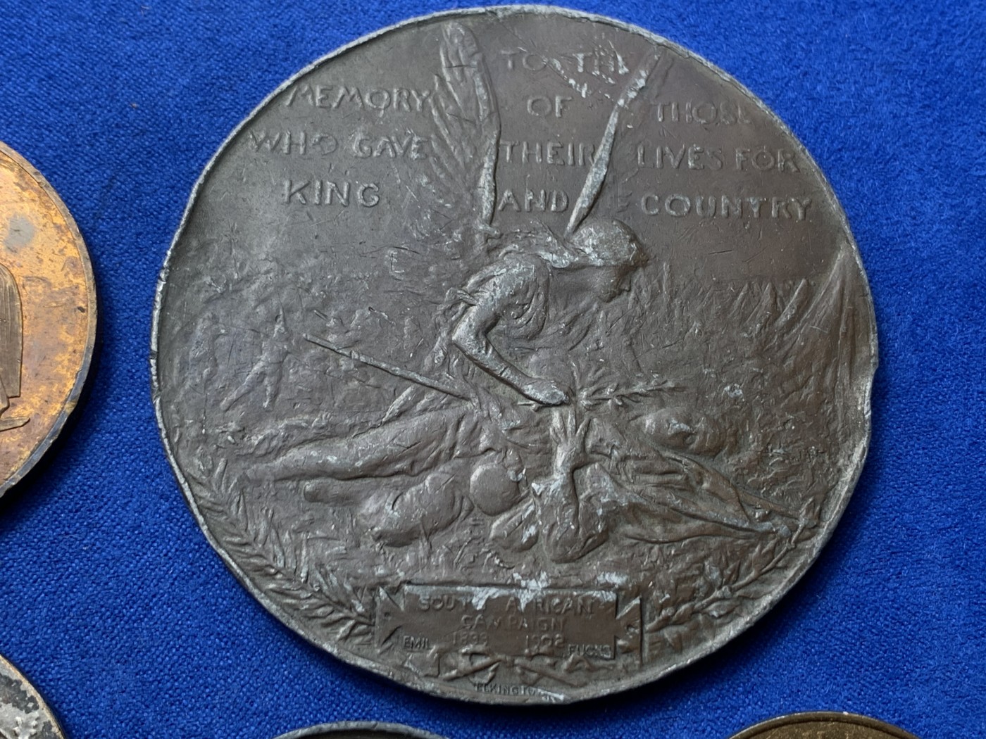 《竞宝斋》第249场-周日，周一 ，周二3场连拍 (全场包邮) 近现代欧洲章牌2#（5枚） 材质 年代 品种自辨 细节见图