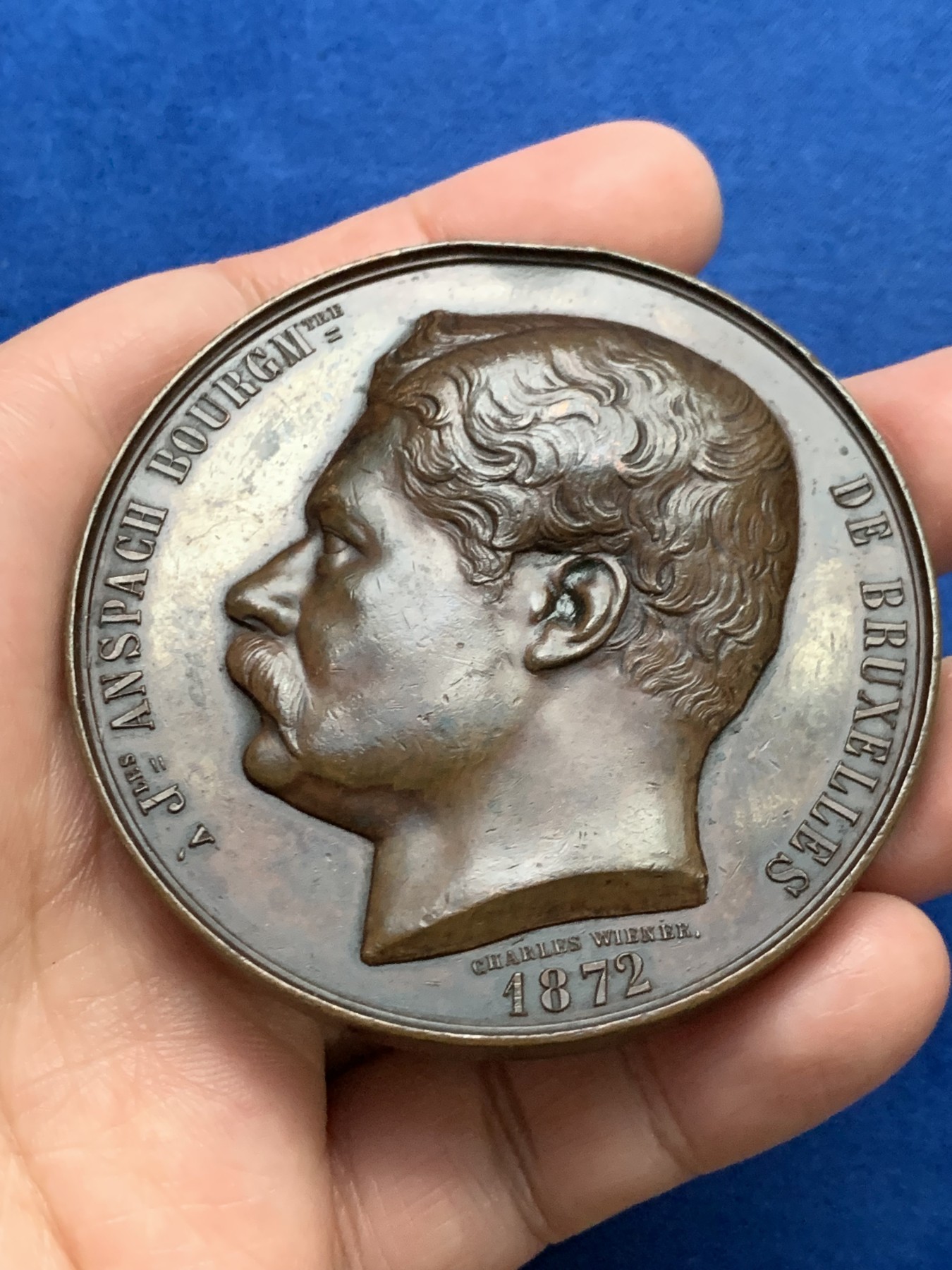 《竞宝斋》第249场-周日，周一 ，周二3场连拍 (全场包邮) 1872 比利时布鲁塞尔市长铜章，直径66.3mm，约144.5克