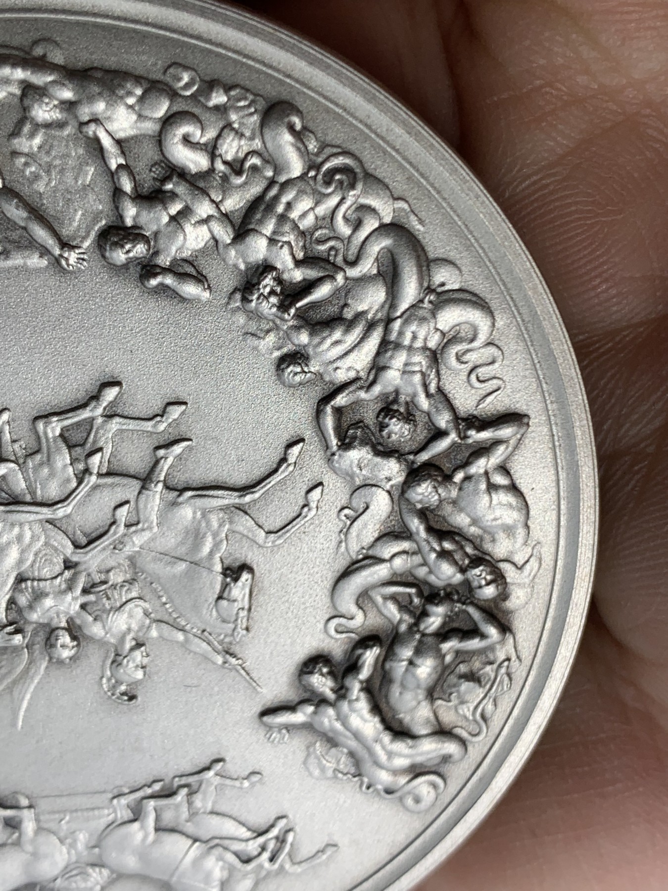 《竞宝斋》第249场-周日，周一 ，周二3场连拍 (全场包邮) 1972 英国滑铁卢战役150周年纪念银章（原盒），直径63.8mm，约124.2克