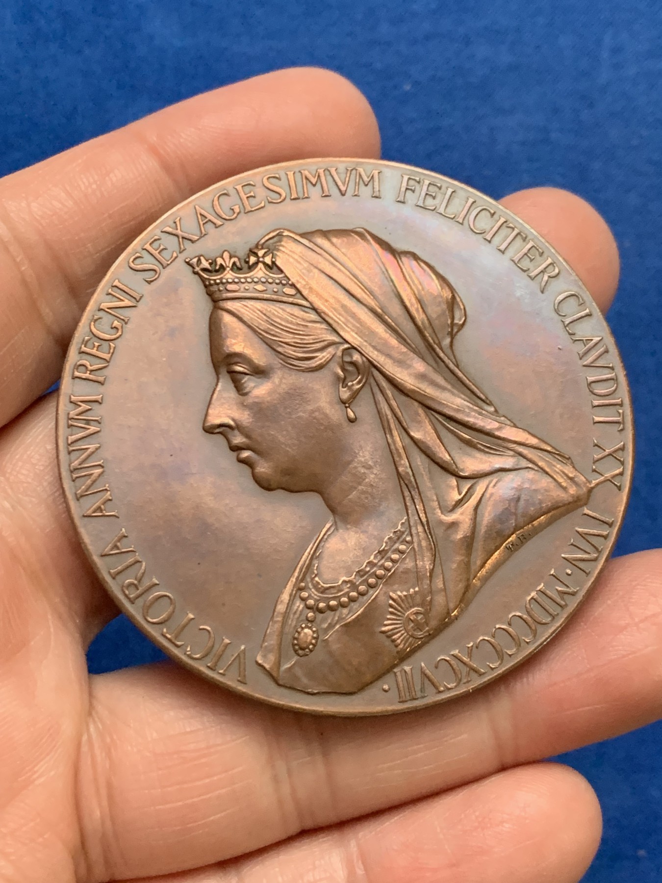 《竞宝斋》第249场-周日，周一 ，周二3场连拍 (全场包邮) 1897 英国维多利亚登基60周年铜章，直径55.8mm，约70.8克