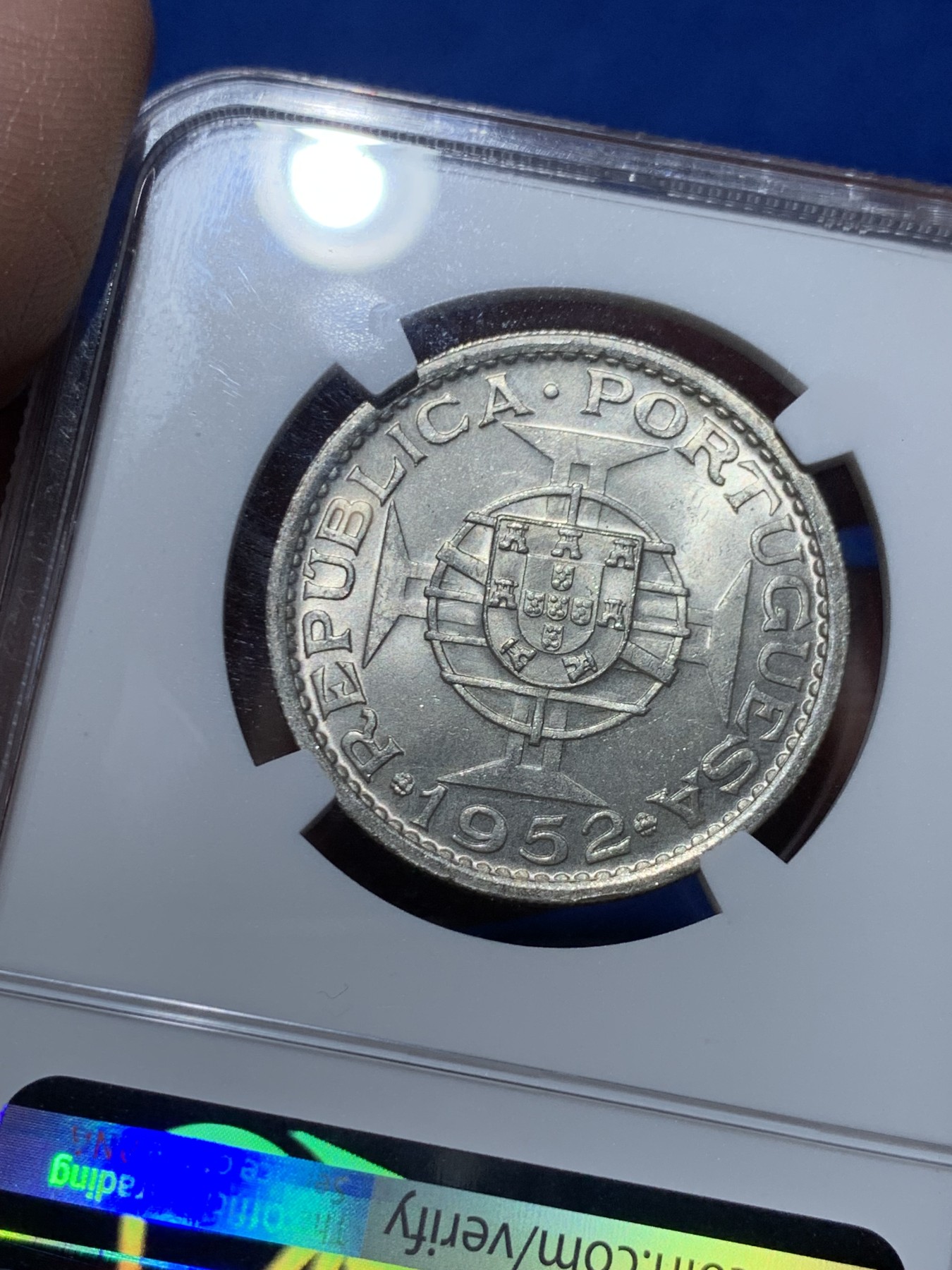 《竞宝斋》第249场-周日，周一 ，周二3场连拍 (全场包邮) NGC MS64 澳门1952年5元银币 十字转光 热门品种