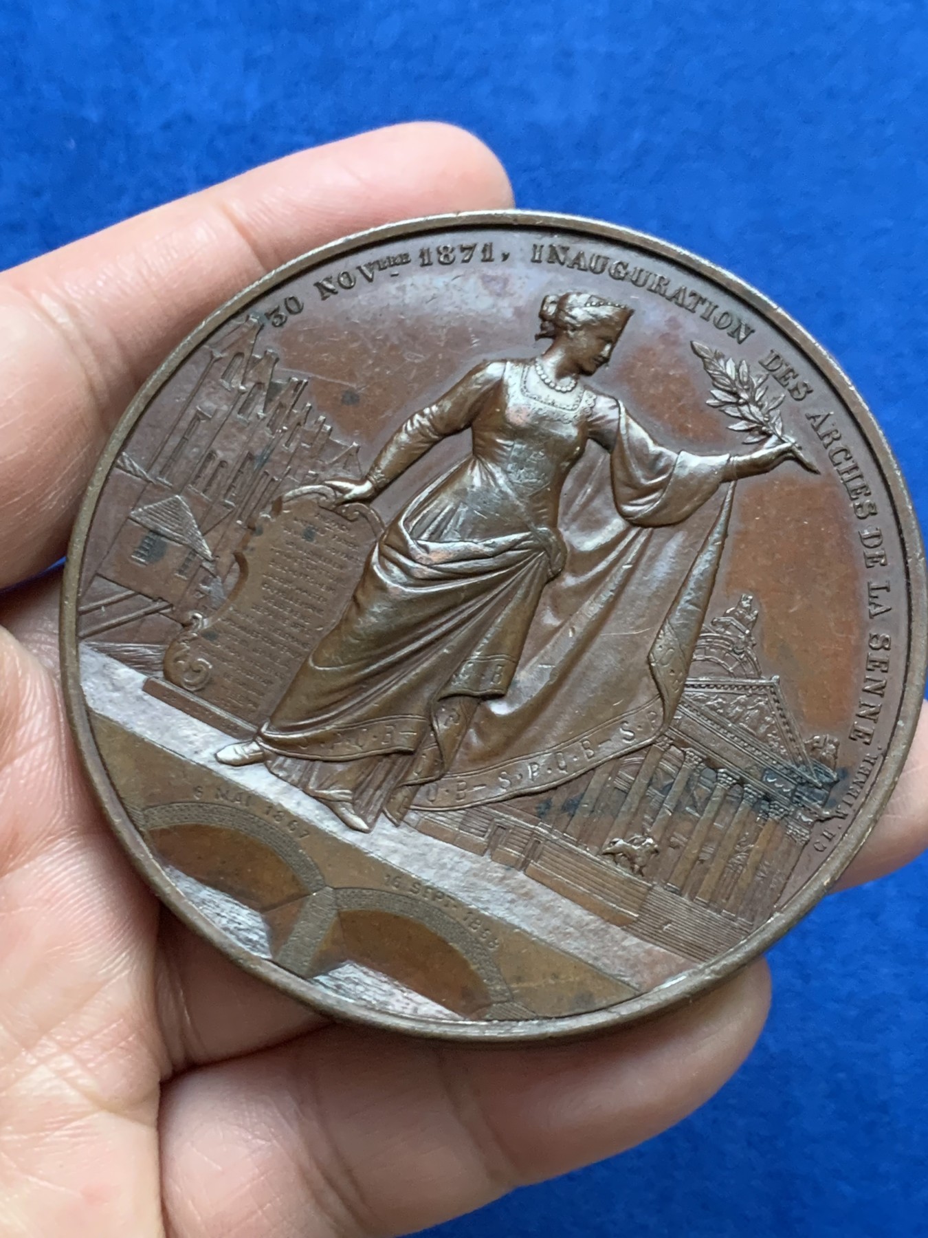 《竞宝斋》第249场-周日，周一 ，周二3场连拍 (全场包邮) 1872 比利时布鲁塞尔市长铜章，直径66.3mm，约144.5克